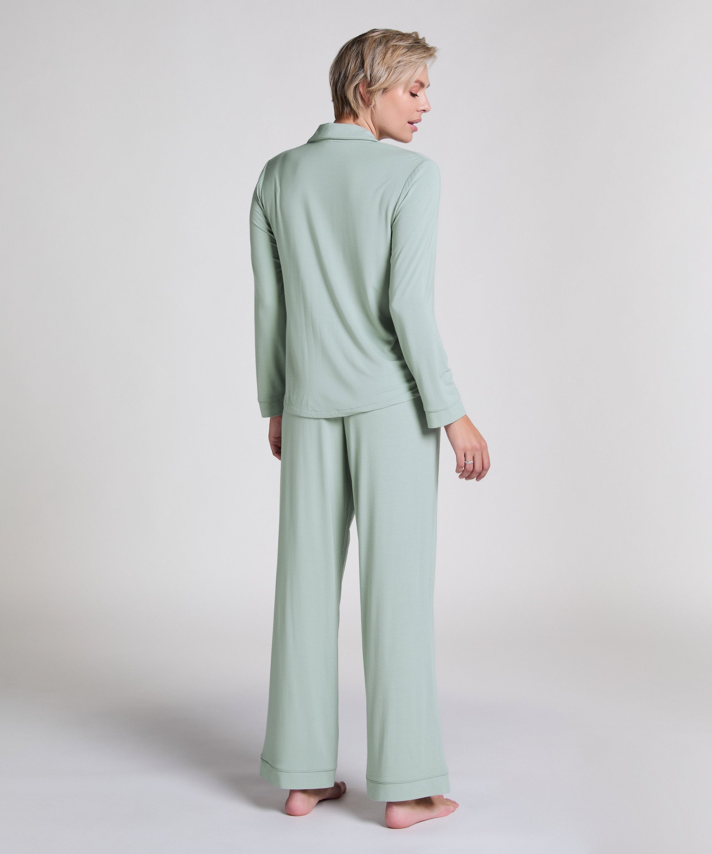 Hunkemoller_Essential Jersey Pants_301470_Iceberg Green_03
