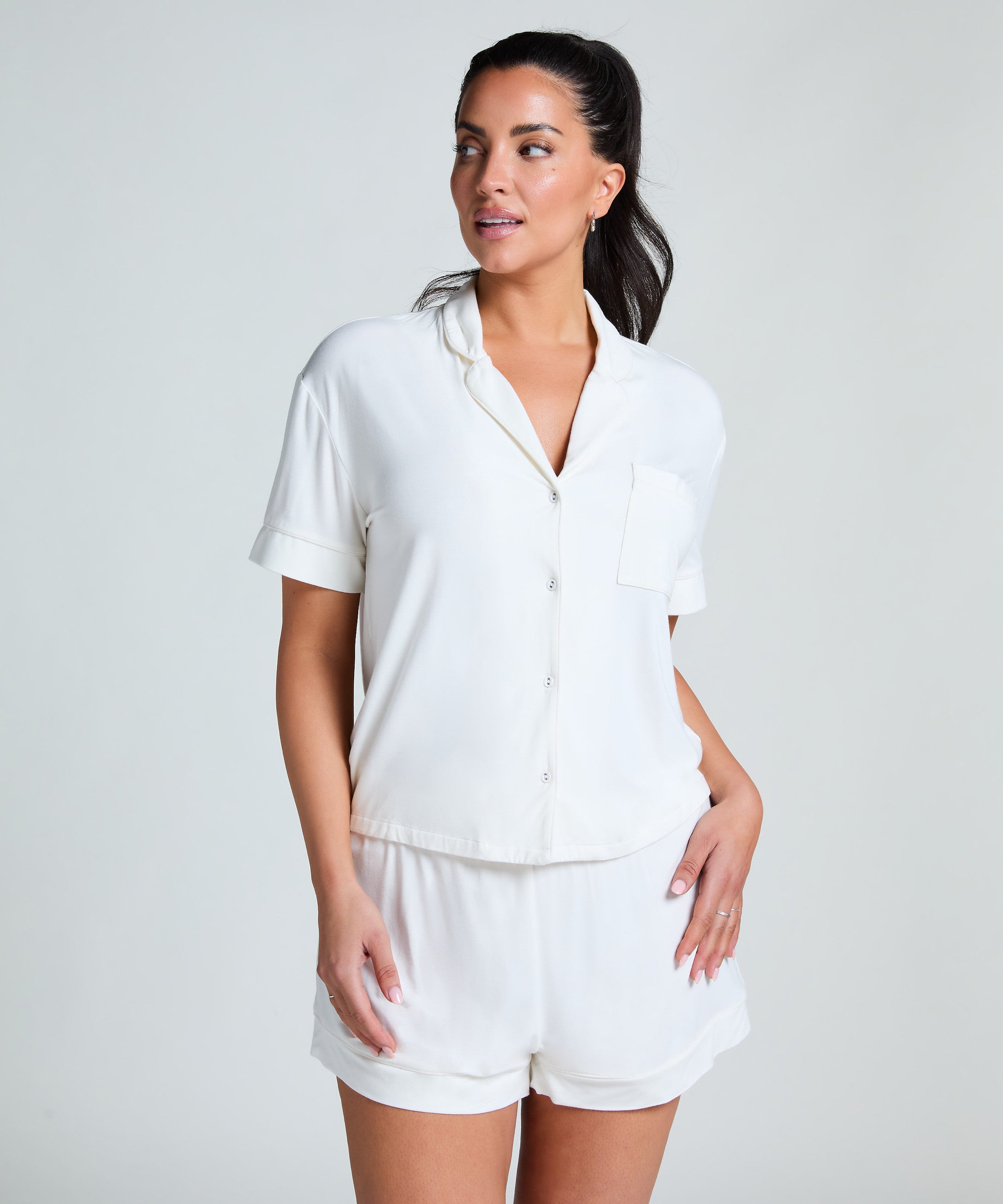 Hunkemoller_Whisper White_Essential Jersey Short-Sleeved Jacket_301505_Whisper White_03