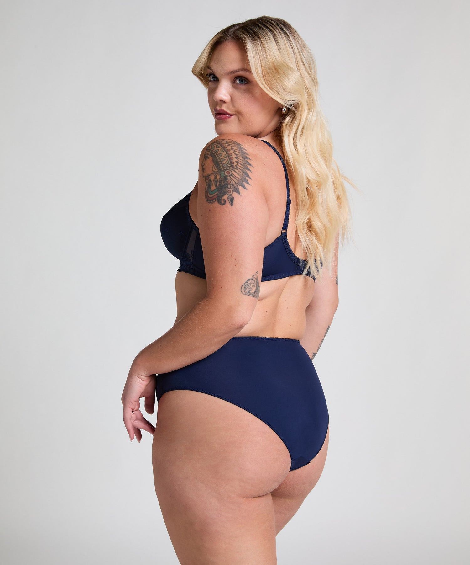 Hunkemoller_Peacoat_Diva High Knickers_301573_Peacoat_05