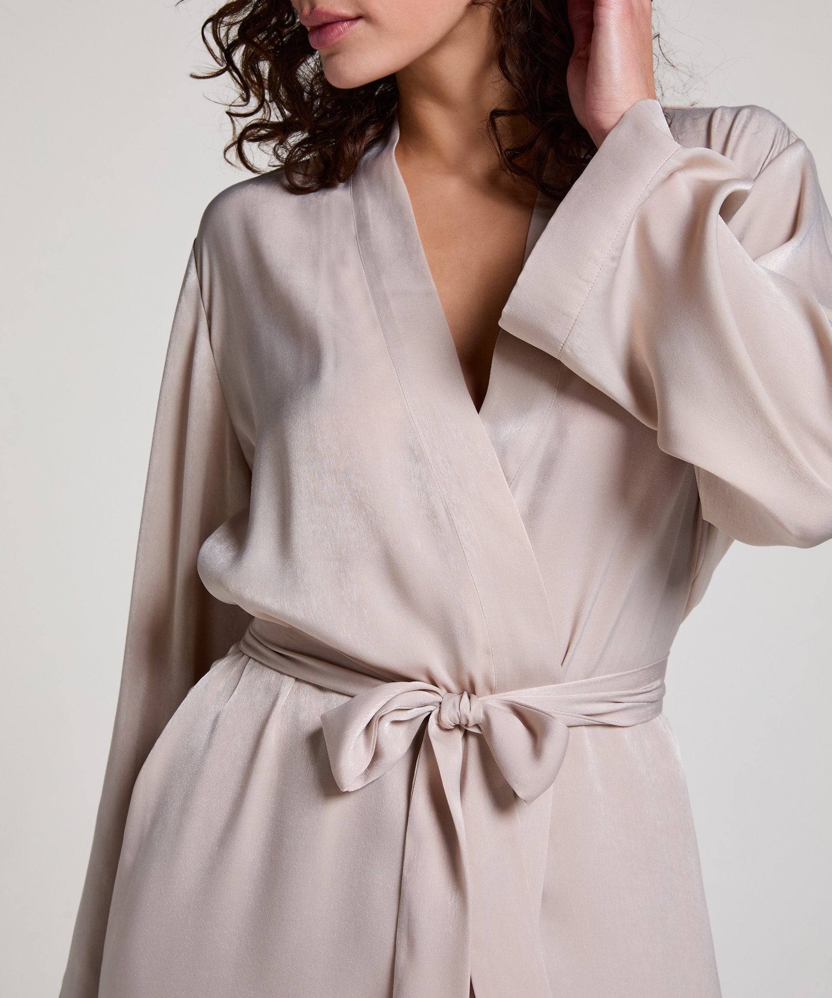 Hunkemoller_Satin Kimono - Beige_301651_Light Taupe_02