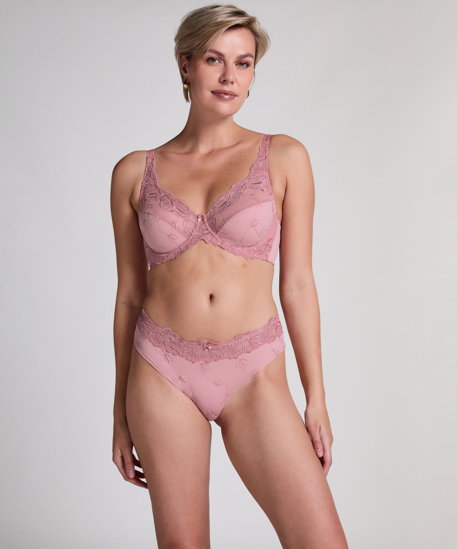 Hunkemoller_Lilas_Brazilian Diva_301838_Lilas_01