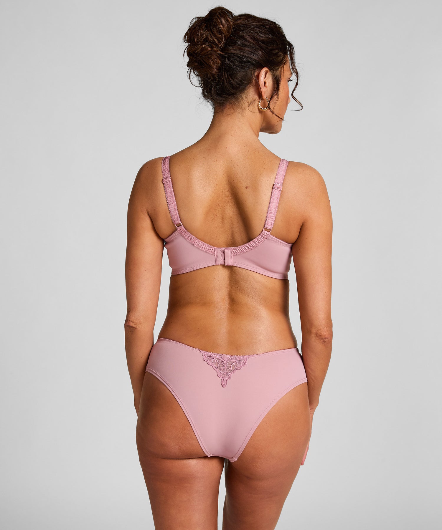 Hunkemoller_Lilas_Brazilian Diva_301838_Lilas_06