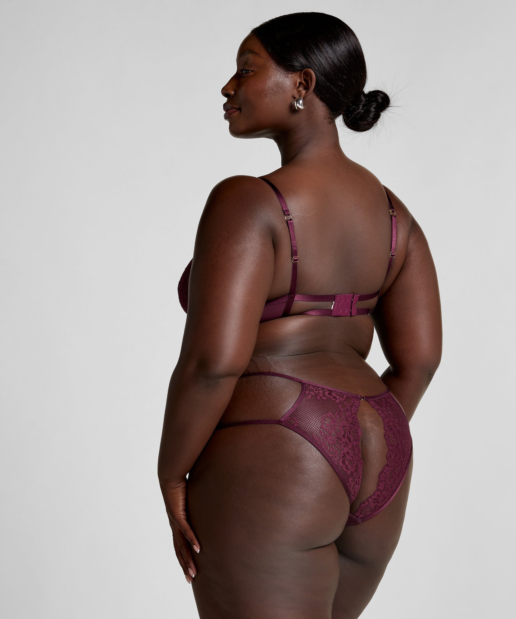 Hunkemoller_Zinfandel_Cinnamon Non-Padded Underwired Bra in Different Cup Sizes_302379_Zinfandel_07