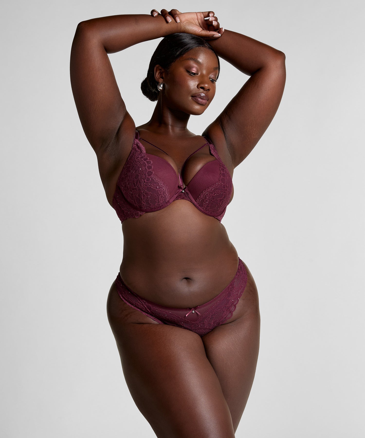 Hunkemoller_Zinfandel_Isadora Thong_302407_Zinfandel_04