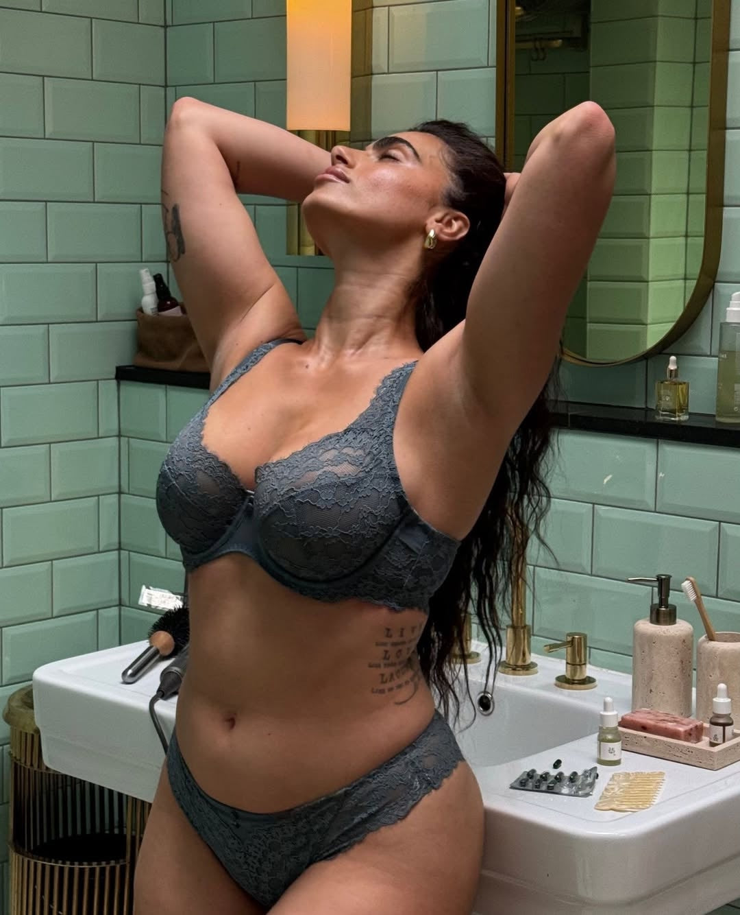 Hunkemoller_Stormy Weather_Daisy Non-Padded Underwired Bra in Different Cup Sizes_302425_Stormy Weather_07