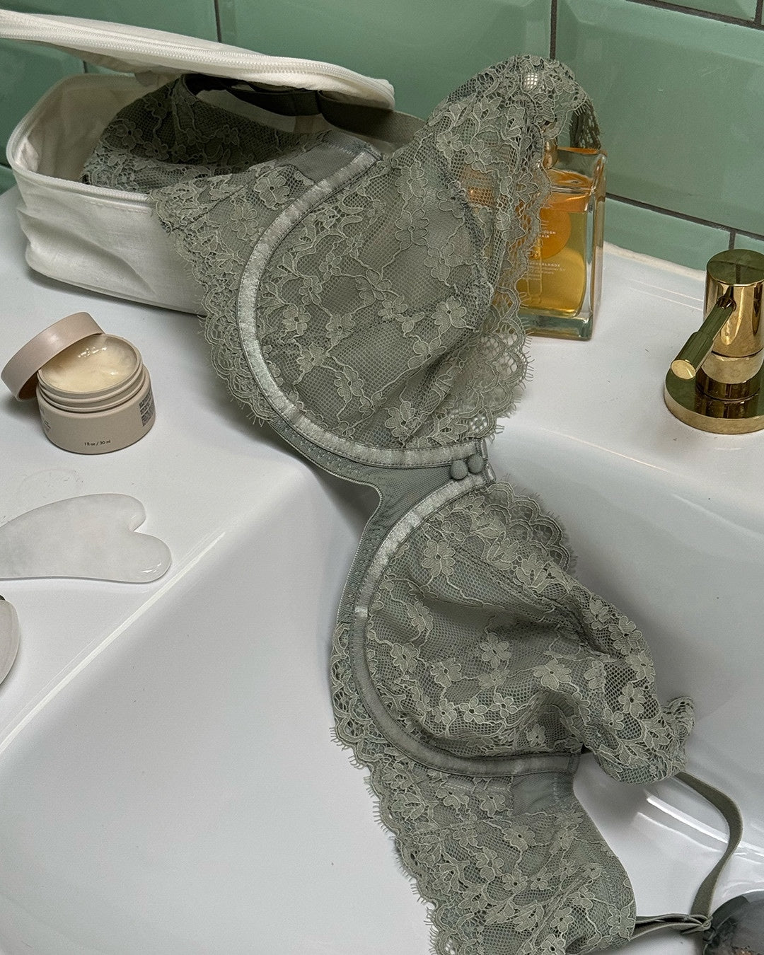 Hunkemoller_Stormy Weather_Daisy Non-Padded Underwired Bra in Different Cup Sizes_302425_Stormy Weather_08