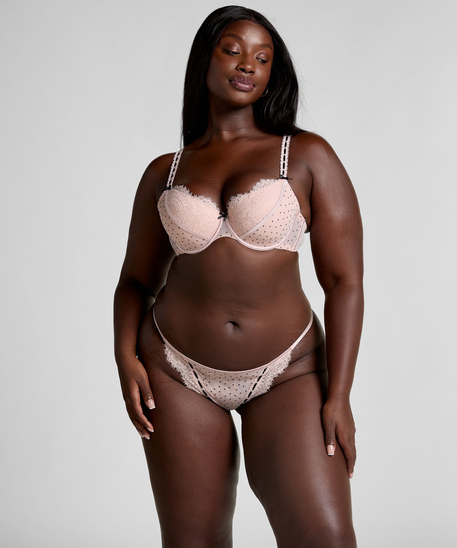 Hunkemoller_Rose Smoke_Dorothy Padded Underwired Bra in Different Cup Sizes_302544_Rose Smoke_05