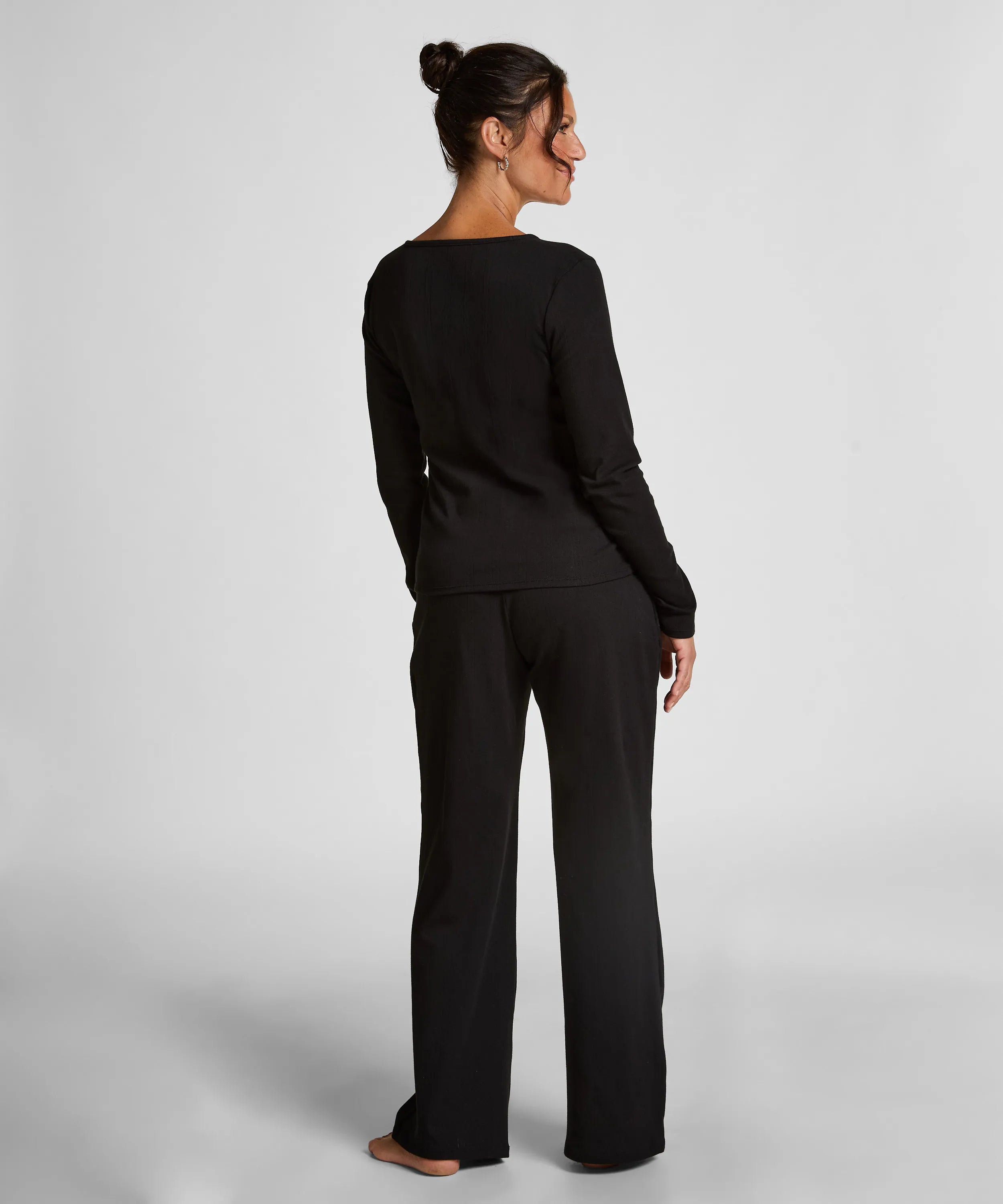 Hunkemoller_Black_Longsleeved Pyjama Top Henley_302713_Black_04