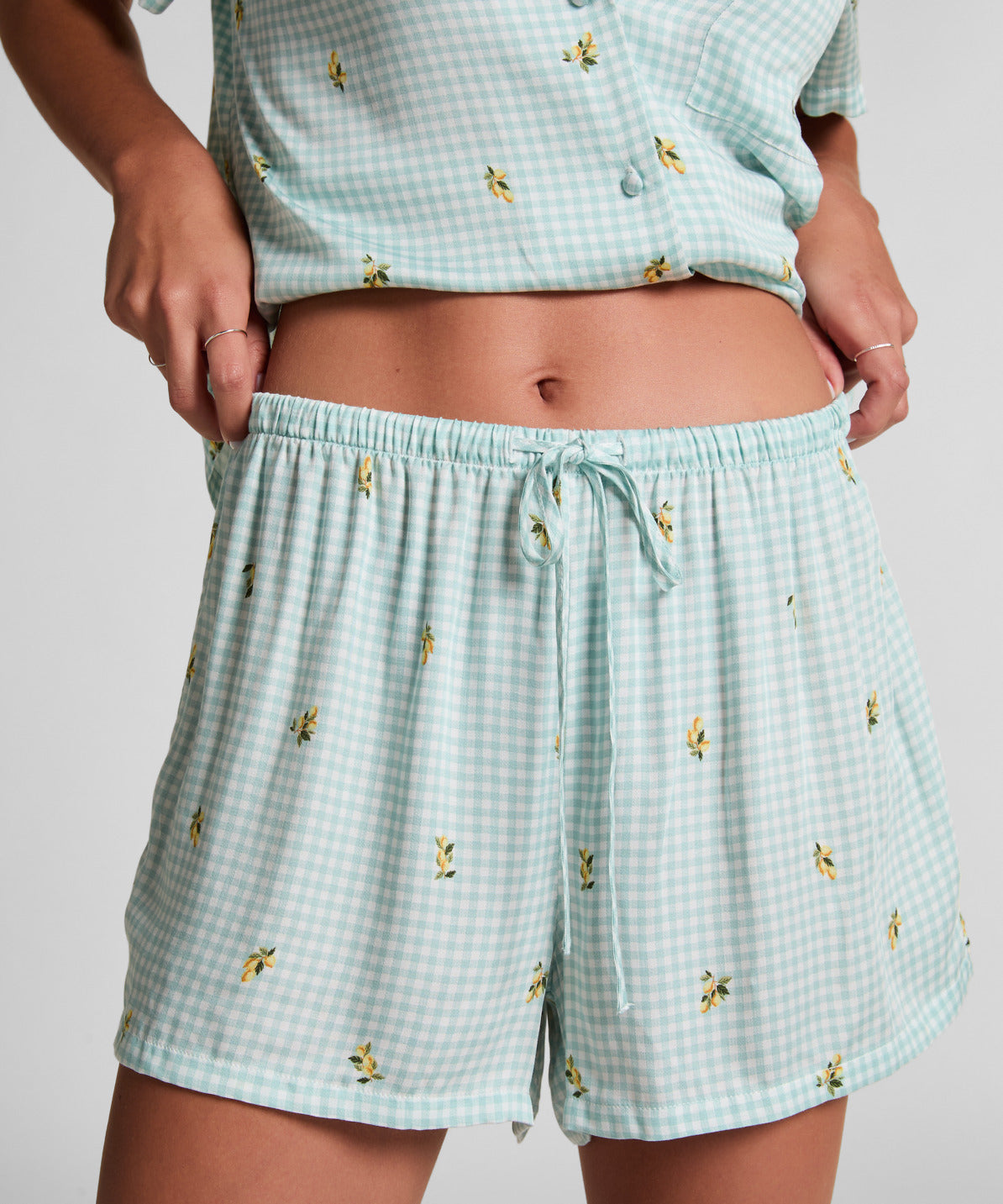 Hunkemoller_Green_Short Viscose Check Print_302753_Green_02