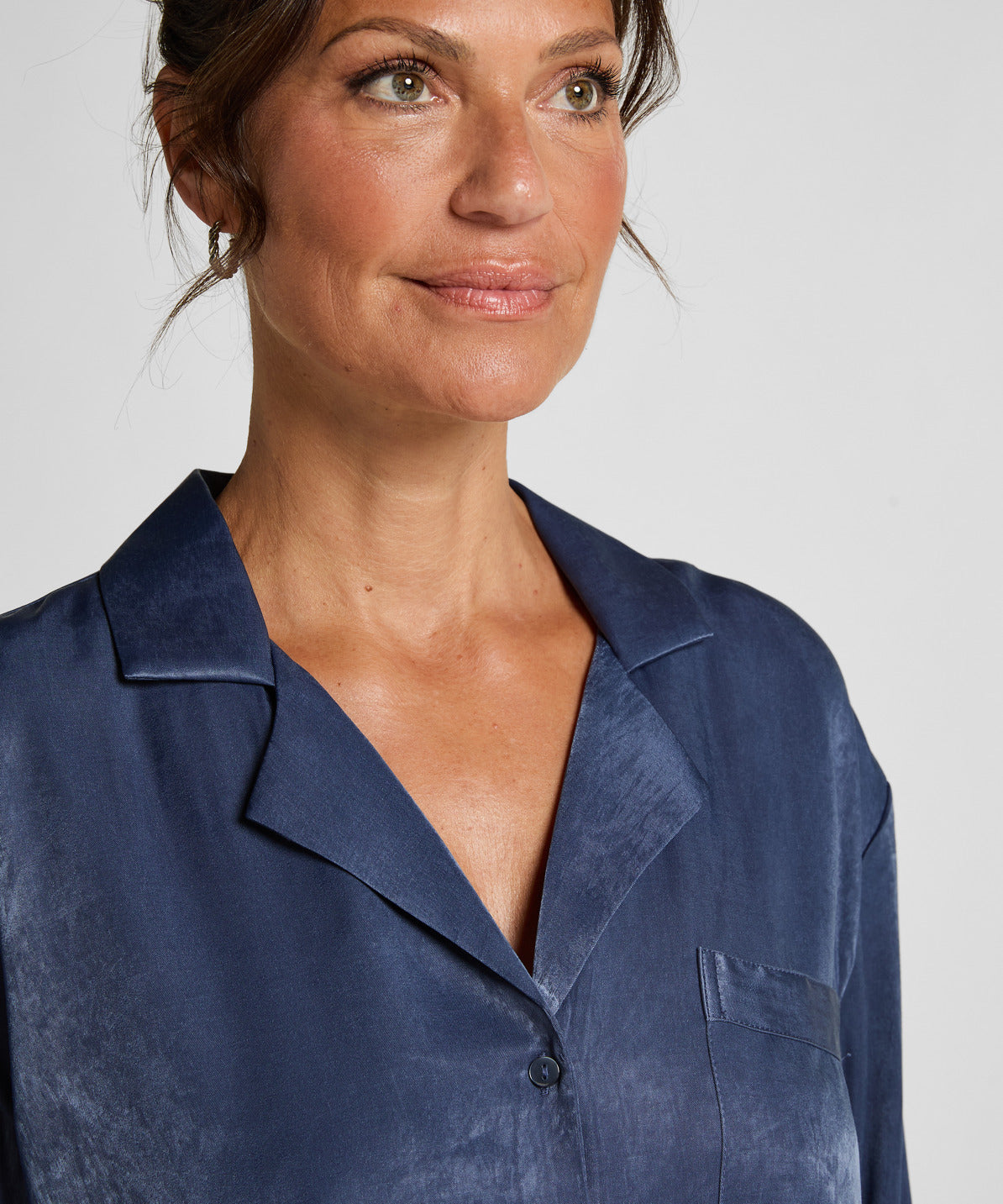 Hunkemoller_Vintage Indigo_Ayla Satin Long-Sleeved Jacket_302767_Vintage Indigo_02