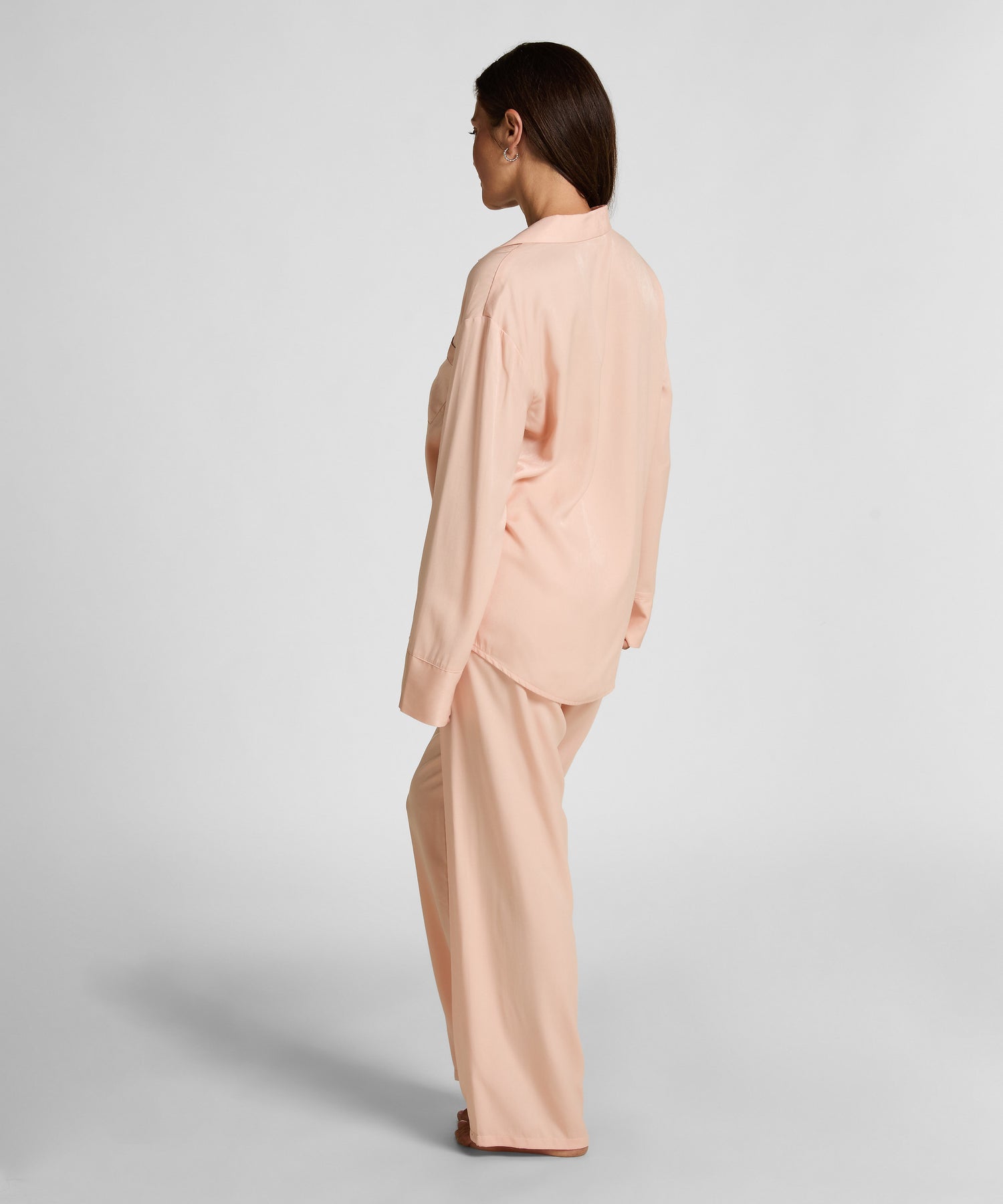 Hunkemoller_Pink_Ayla Satin Long-Sleeved Jacket_302769_Pink_04