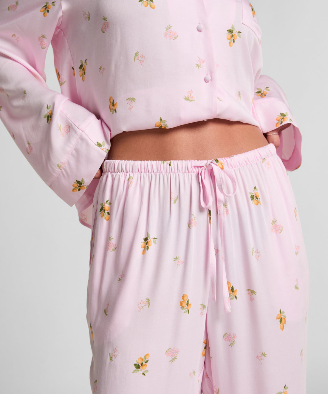 Hunkemoller_Primrose Pink_Satin Trousers_302776_Primrose Pink_02