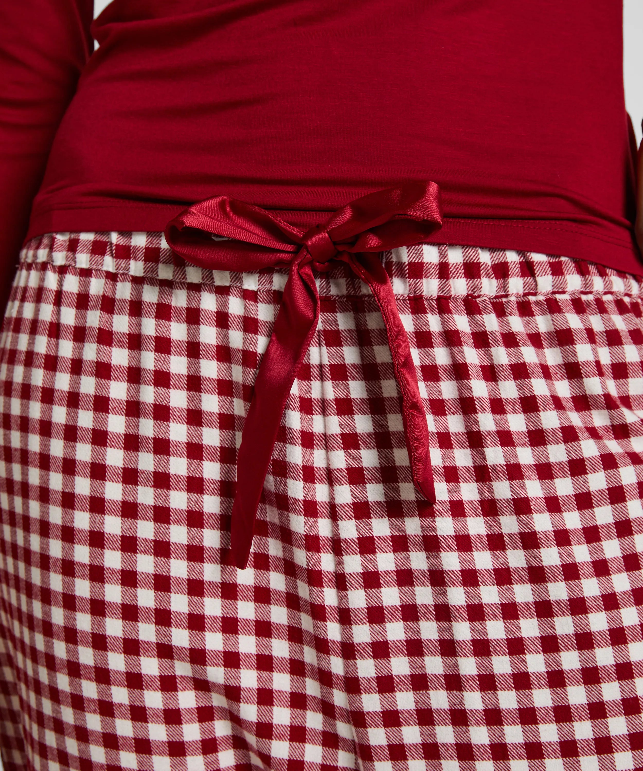 Hunkemoller_Red_Pyjamaset Twill_302780_Red Dahlia_02