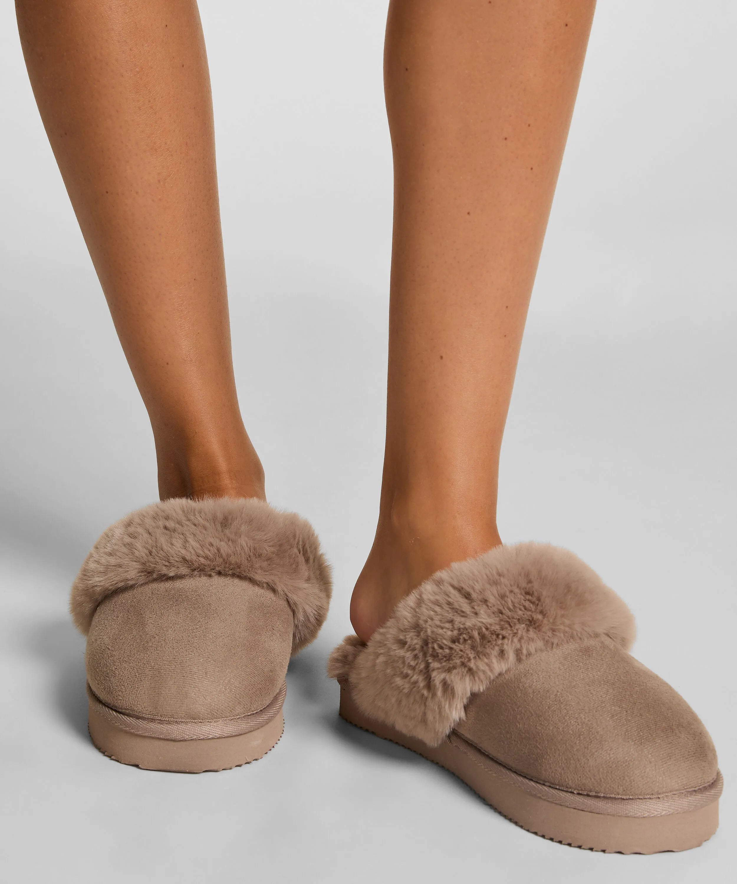 Hunkemoller_Gray_Slippers Reya_302889_String_01