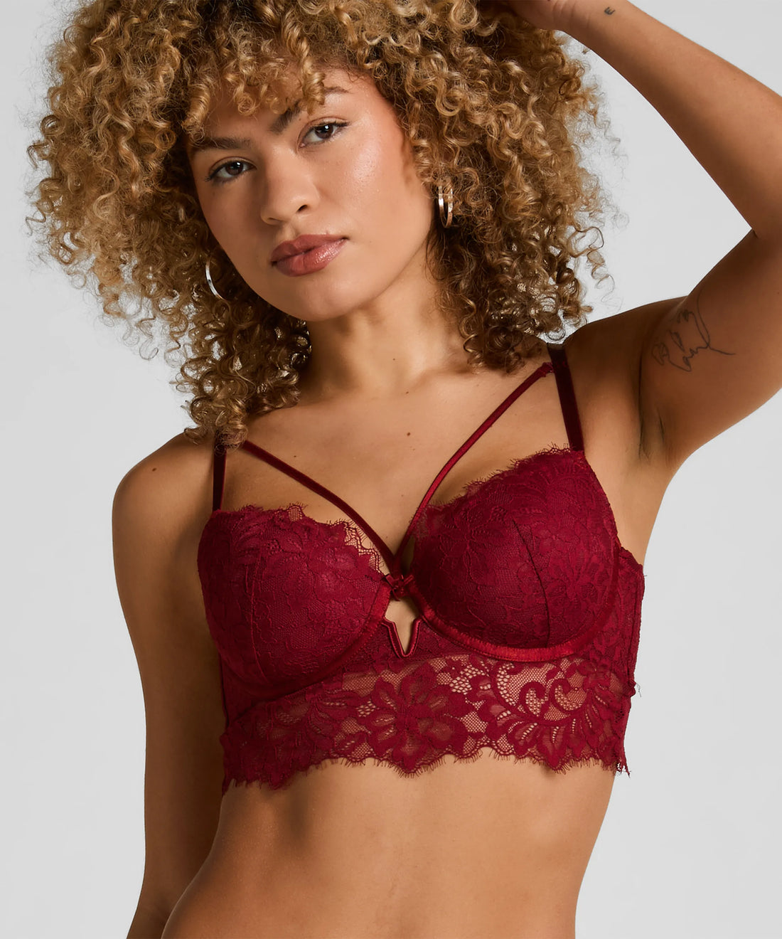 Hunkemoller_Red_Isabella Padded Underwired Longline Bra in Different Cup Sizes_303073_Tibetan Red_01