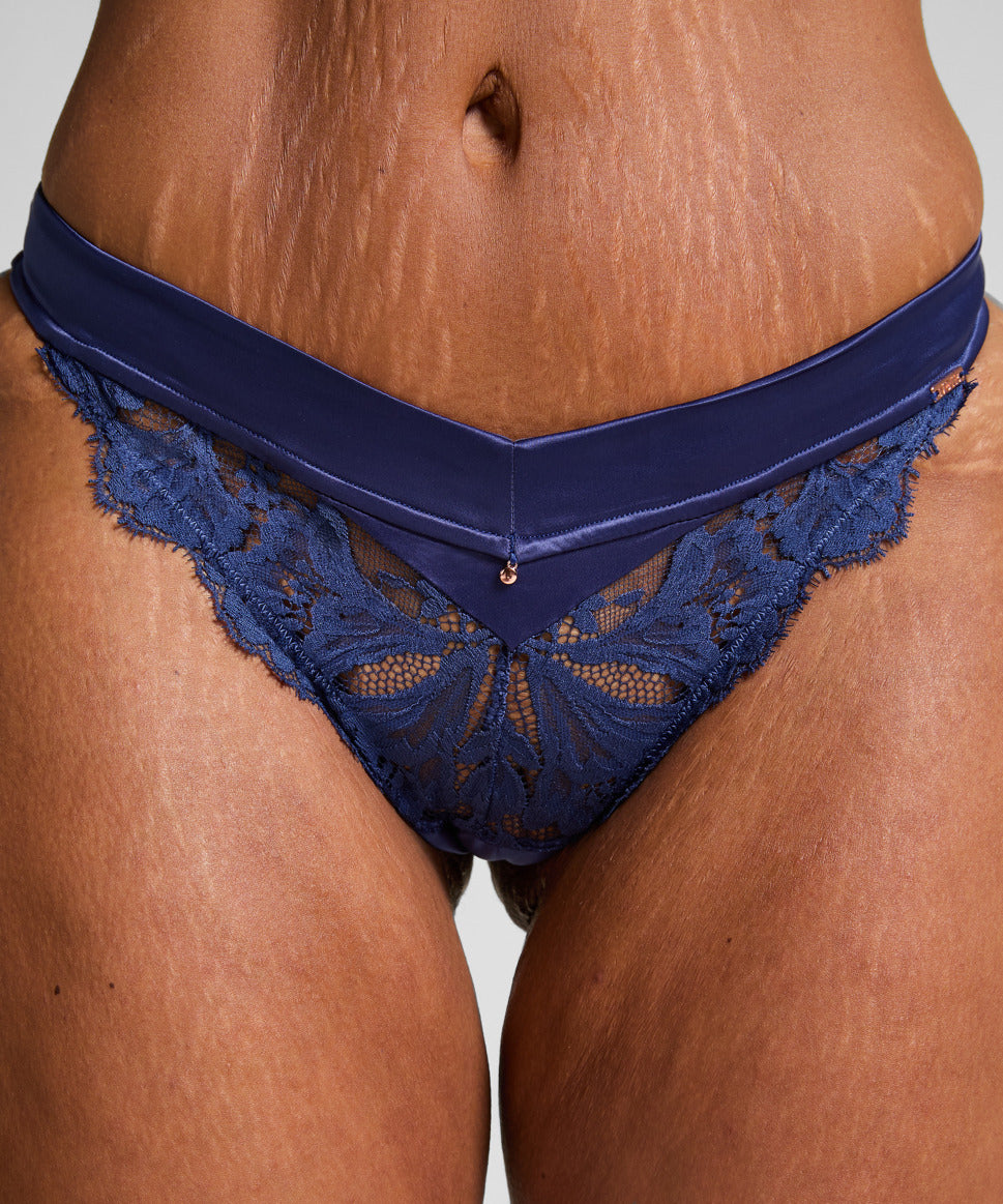 Hunkemoller_Twilight Blue_Grace Highleg String_303114_Twilight Blue_02