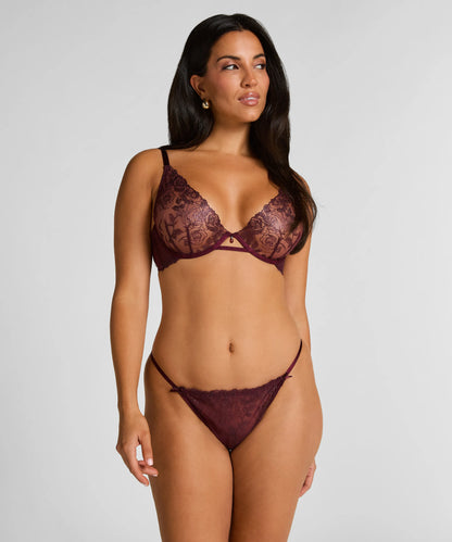 Hunkemoller_Purple_Hollie Highleg Thong_303221_Fig_01