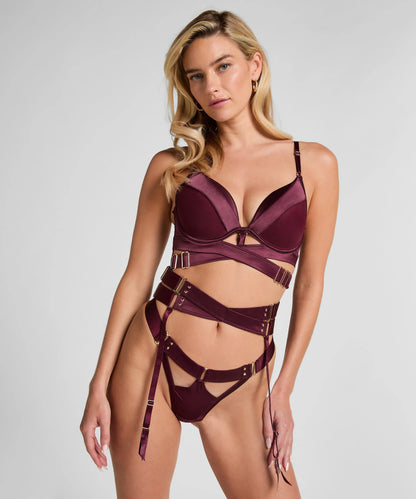 Hunkemoller_Purple_Colette Suspenders_303247_Fig_01