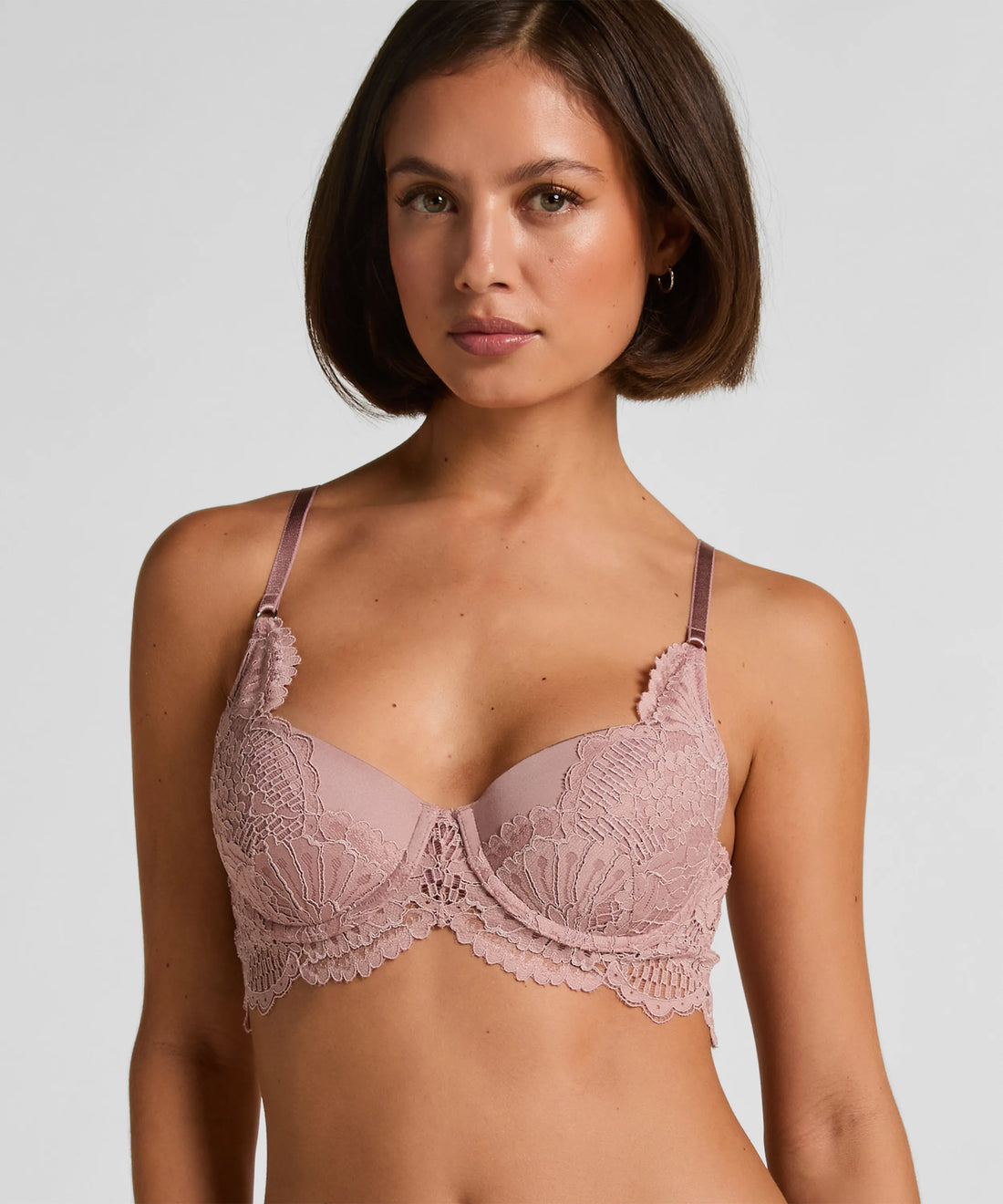 Hunkemoller_Purple_Essie Padded Underwired Longline Bra in Different Cup Sizes_303267_Woodrose_01