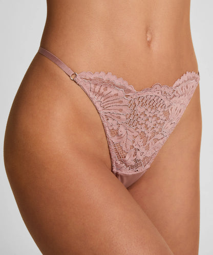 Hunkemoller_Purple_Essie Highleg Thong_303305_Woodrose_02