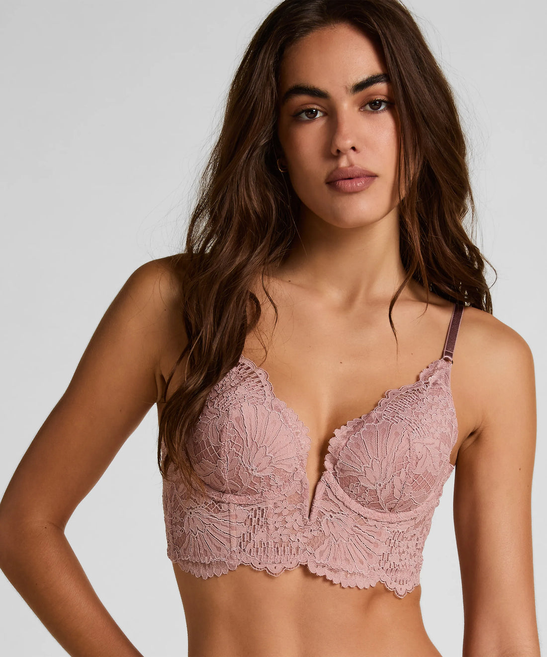 Hunkemoller_Purple_Essie Padded Underwired Longline Bra in Different Cup Sizes_303306_Woodrose_01