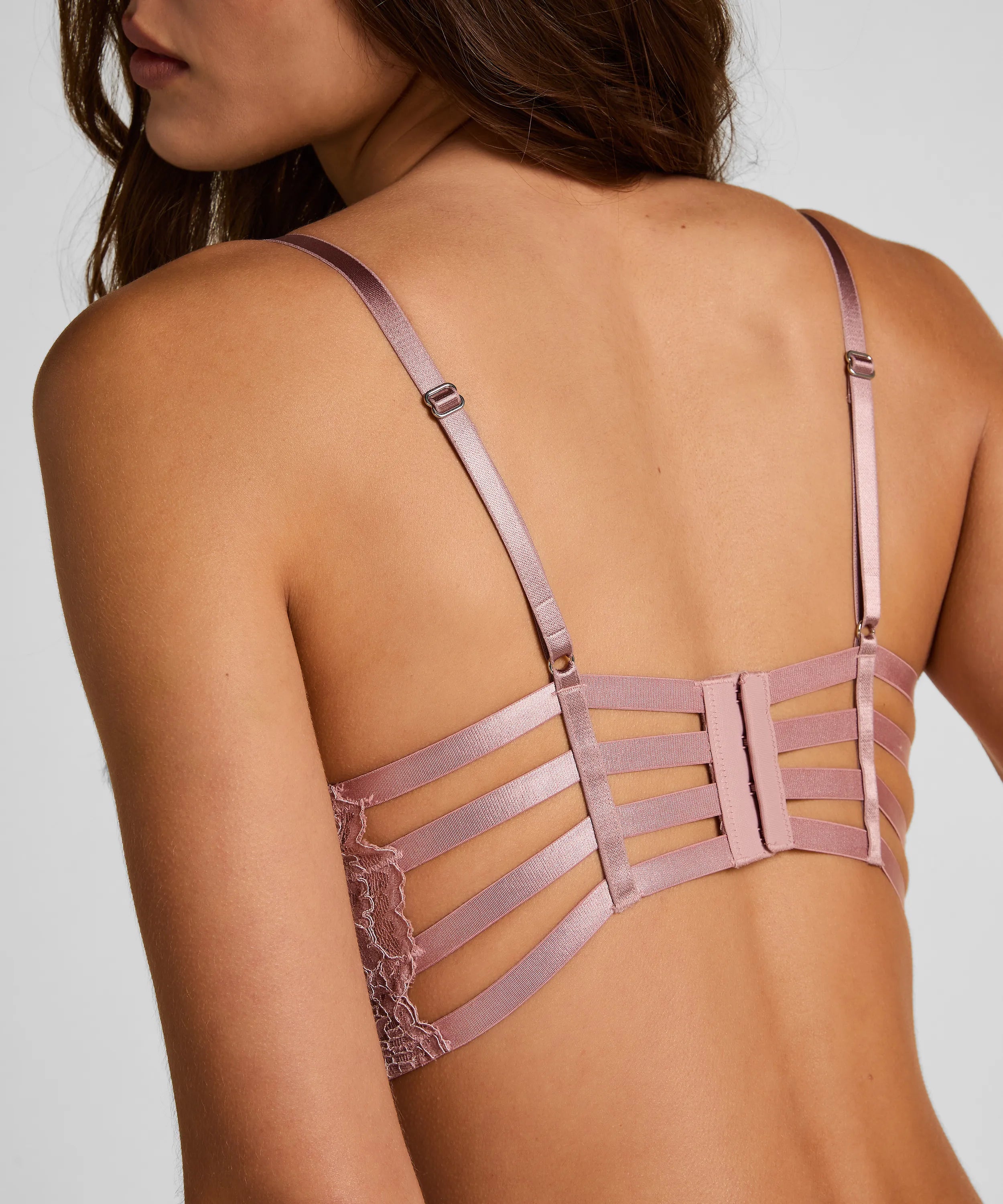 Hunkemoller_Purple_Essie Padded Underwired Longline Bra in Different Cup Sizes_303306_Woodrose_02