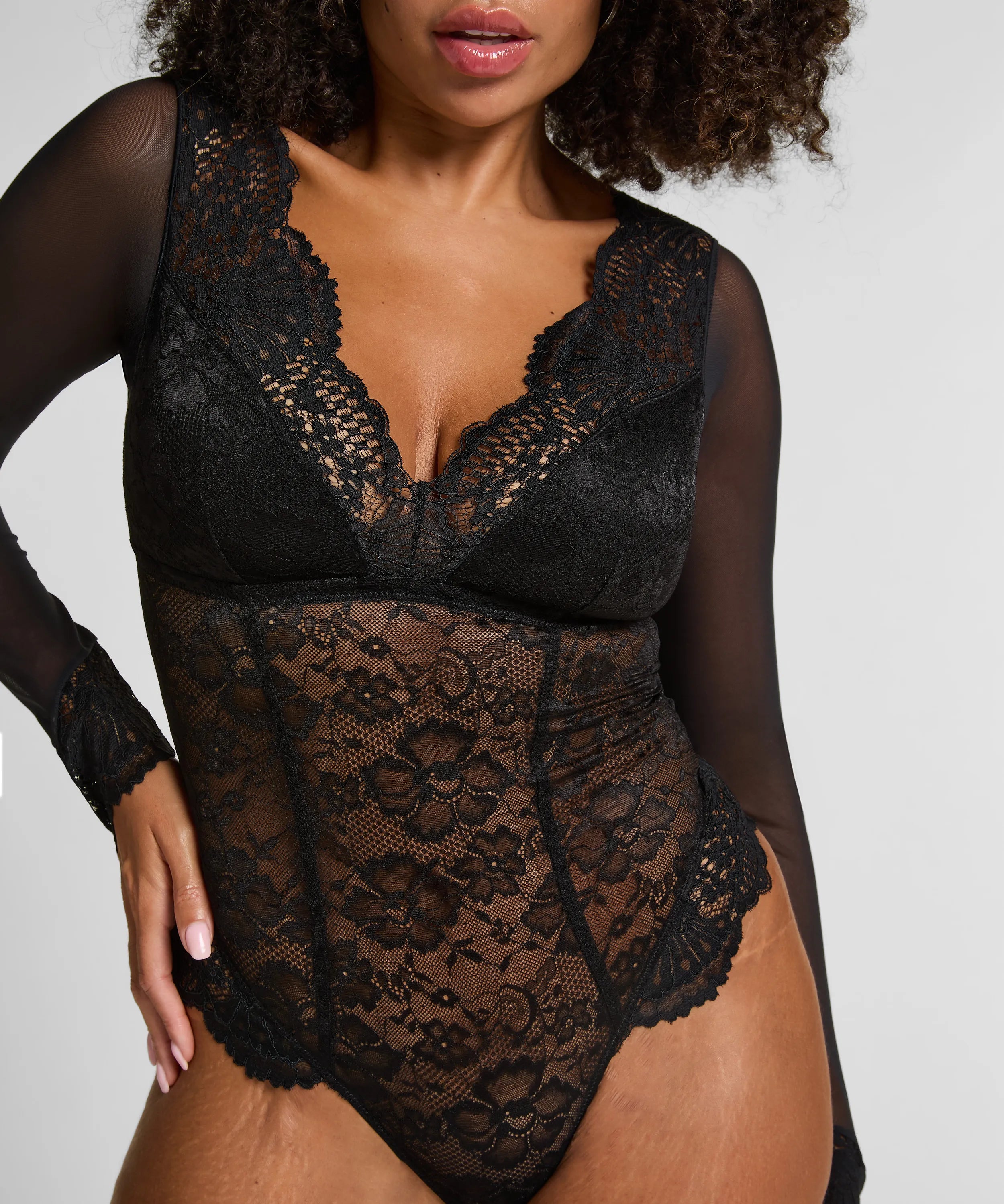 Hunkemoller_Black_Essie Longsleeved Body_303333_Caviar_02