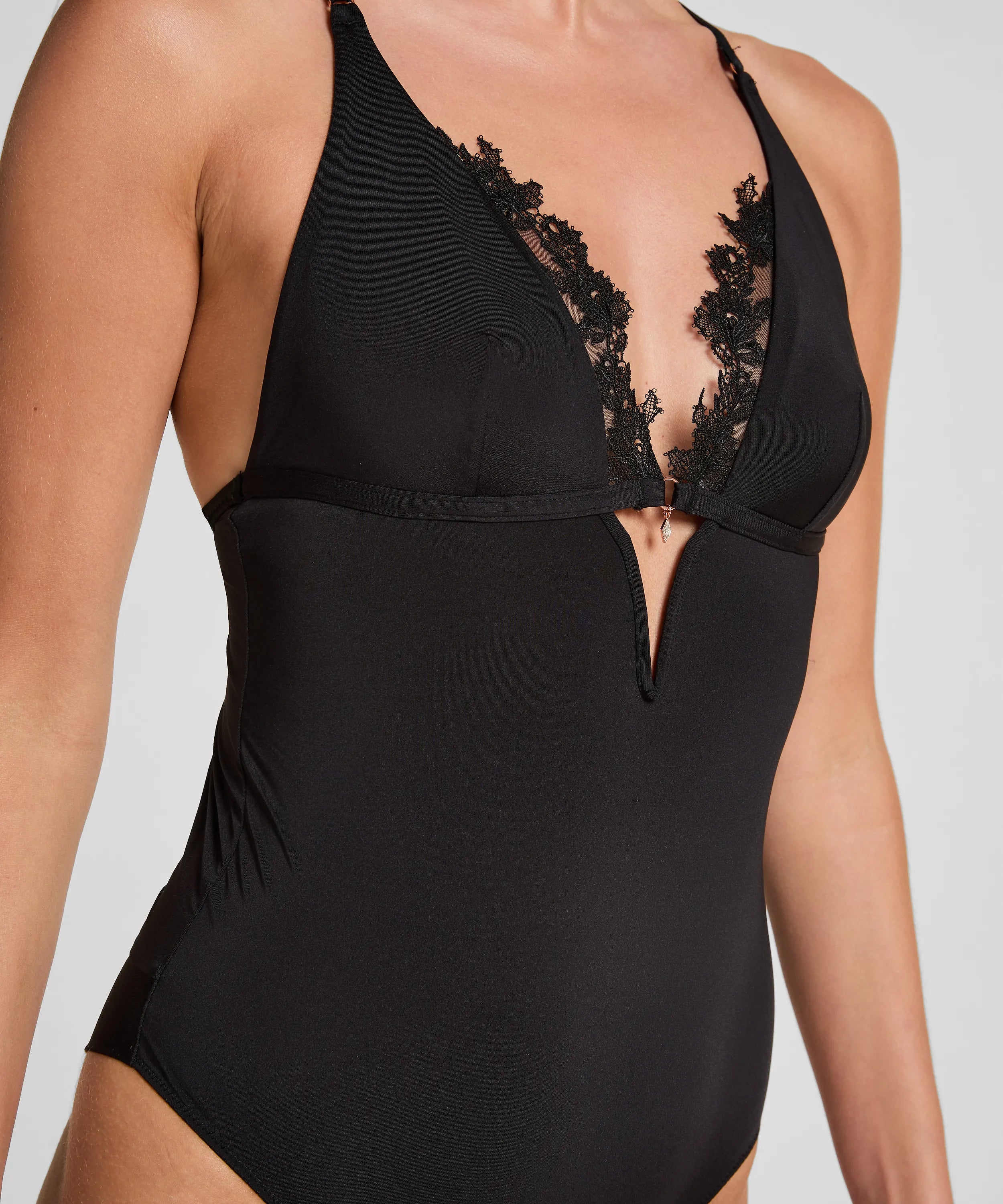 Hunkemoller_Black_Julia Body_303343_Caviar_02