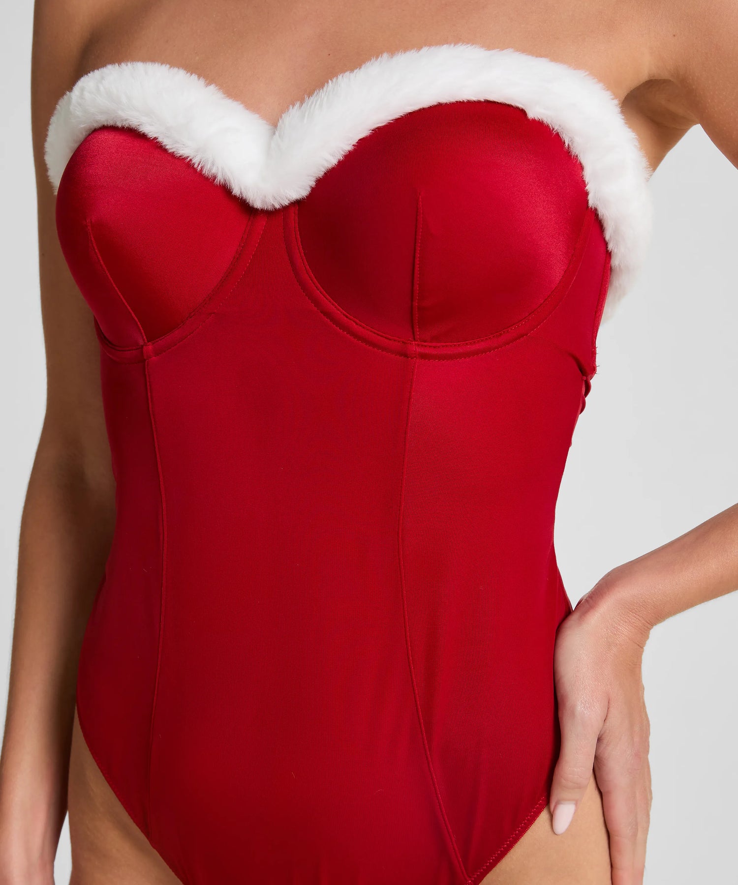 Hunkemoller_Red_Jovie Body in Different Cup Sizes_303422_Chili Pepper_02