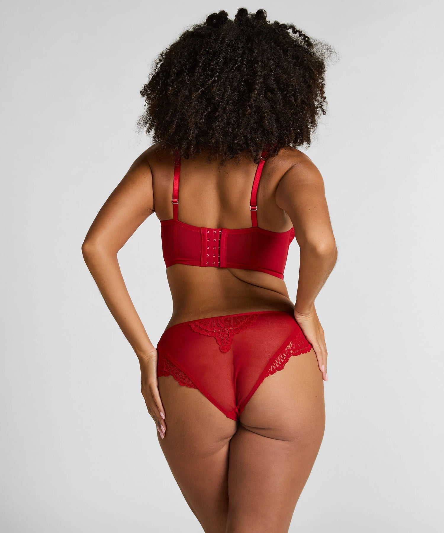 Hunkemoller_Red_Whitney Padded Underwired Longline Bra in Different Cup Sizes_303539_Chili Pepper_06