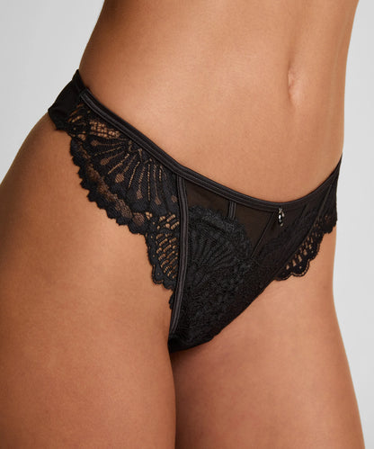 Hunkemoller_Black_Whitney Highleg Thong_303542_Caviar_02