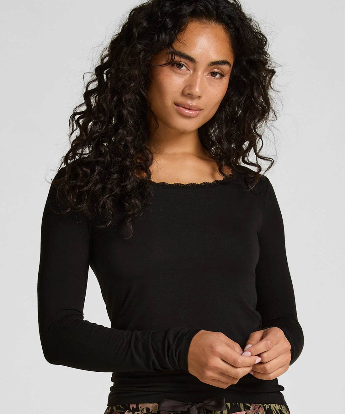 Hunkemoller_Black_Longsleeved Jersey Pyjama Top_303574_Black_01