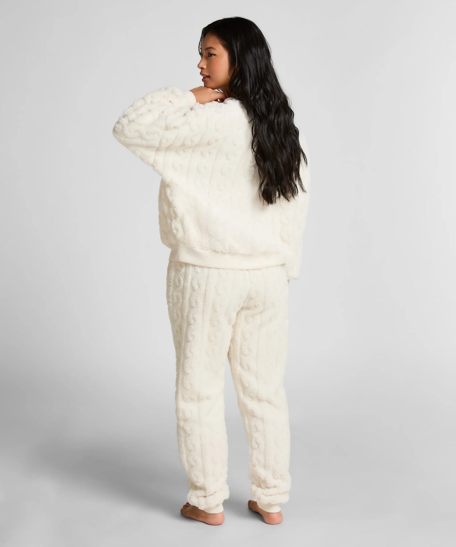 Hunkemoller_White_Top Cable Fleece_303590_Gardenia_04