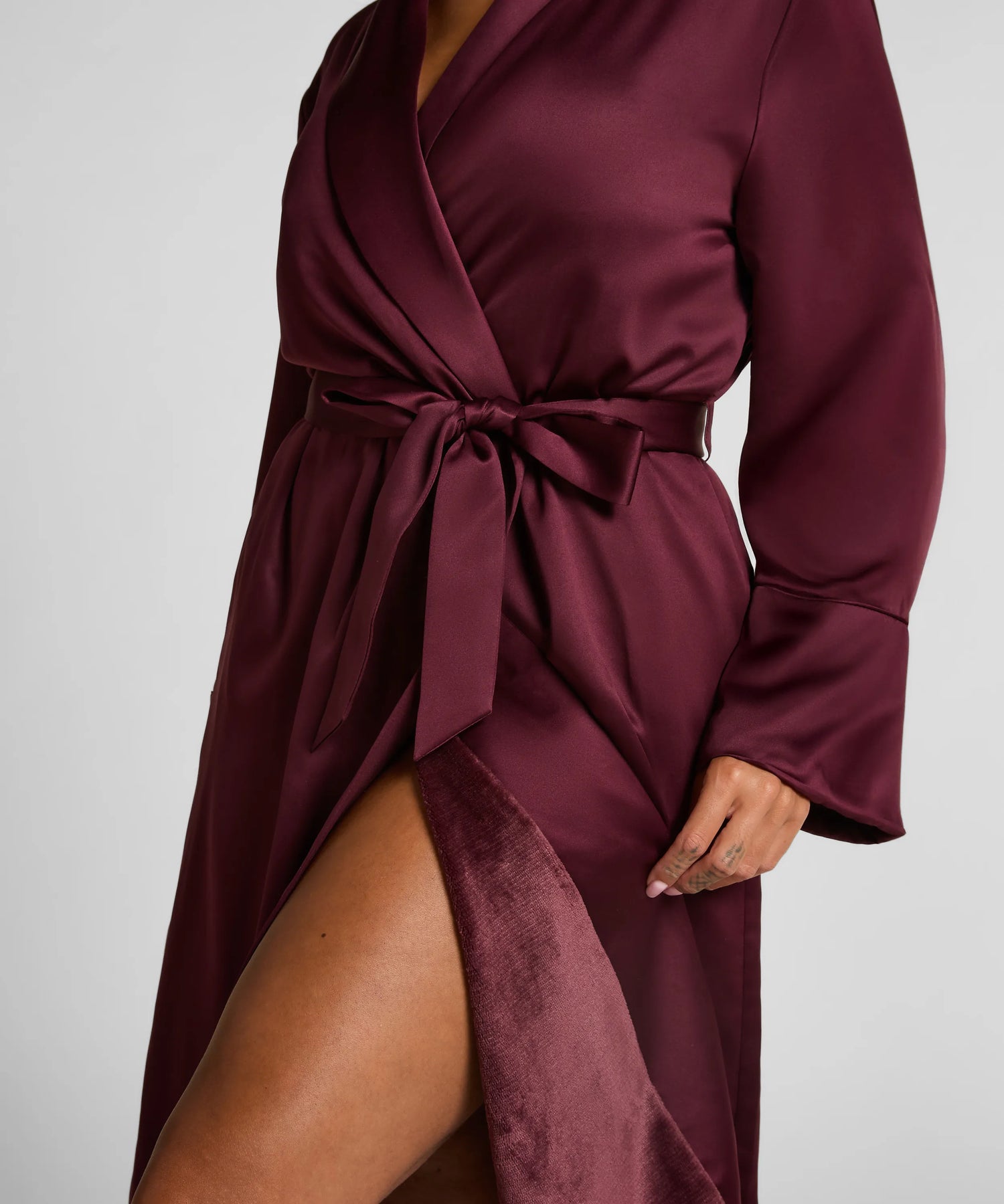 Hunkemoller_Purple_Satin Fleece Bathrobe_303597_Fig_02