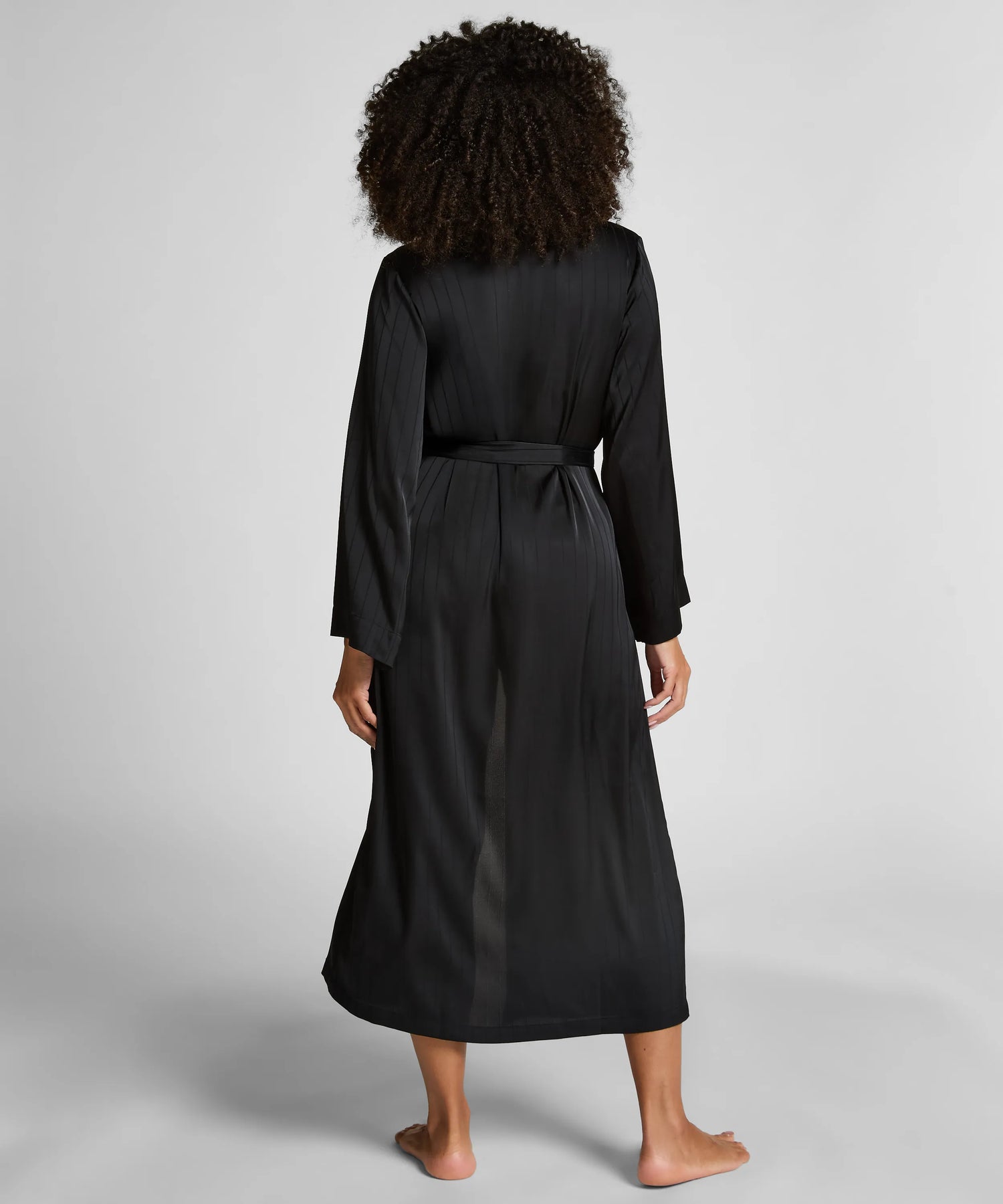 Hunkemoller_Black_Satin Pinstripe Kimono_303618_Caviar_03