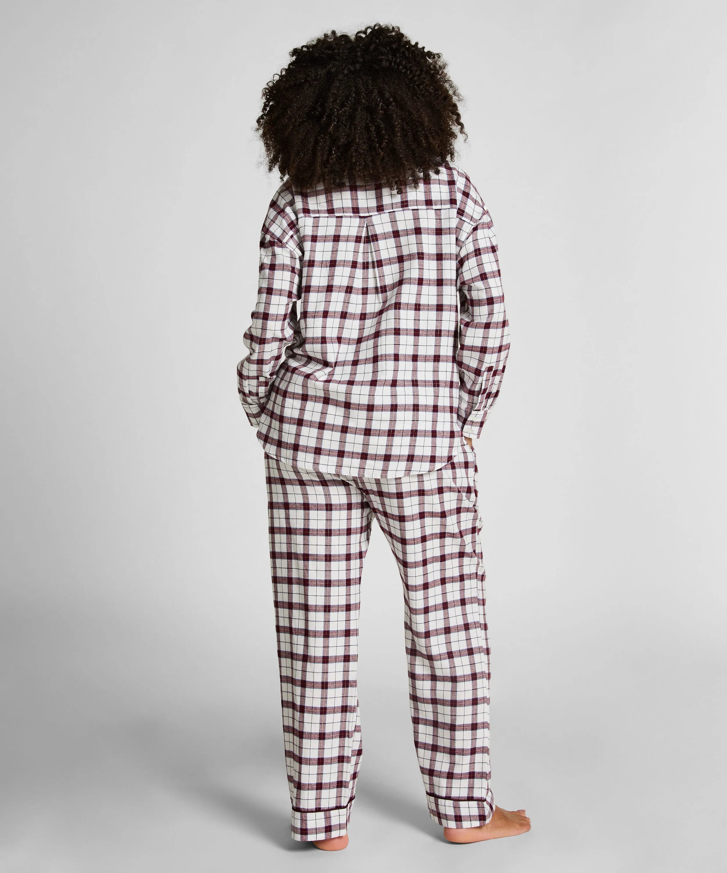 Hunkemoller_White_Flannel Pyjama Top_303623_Gardenia_06