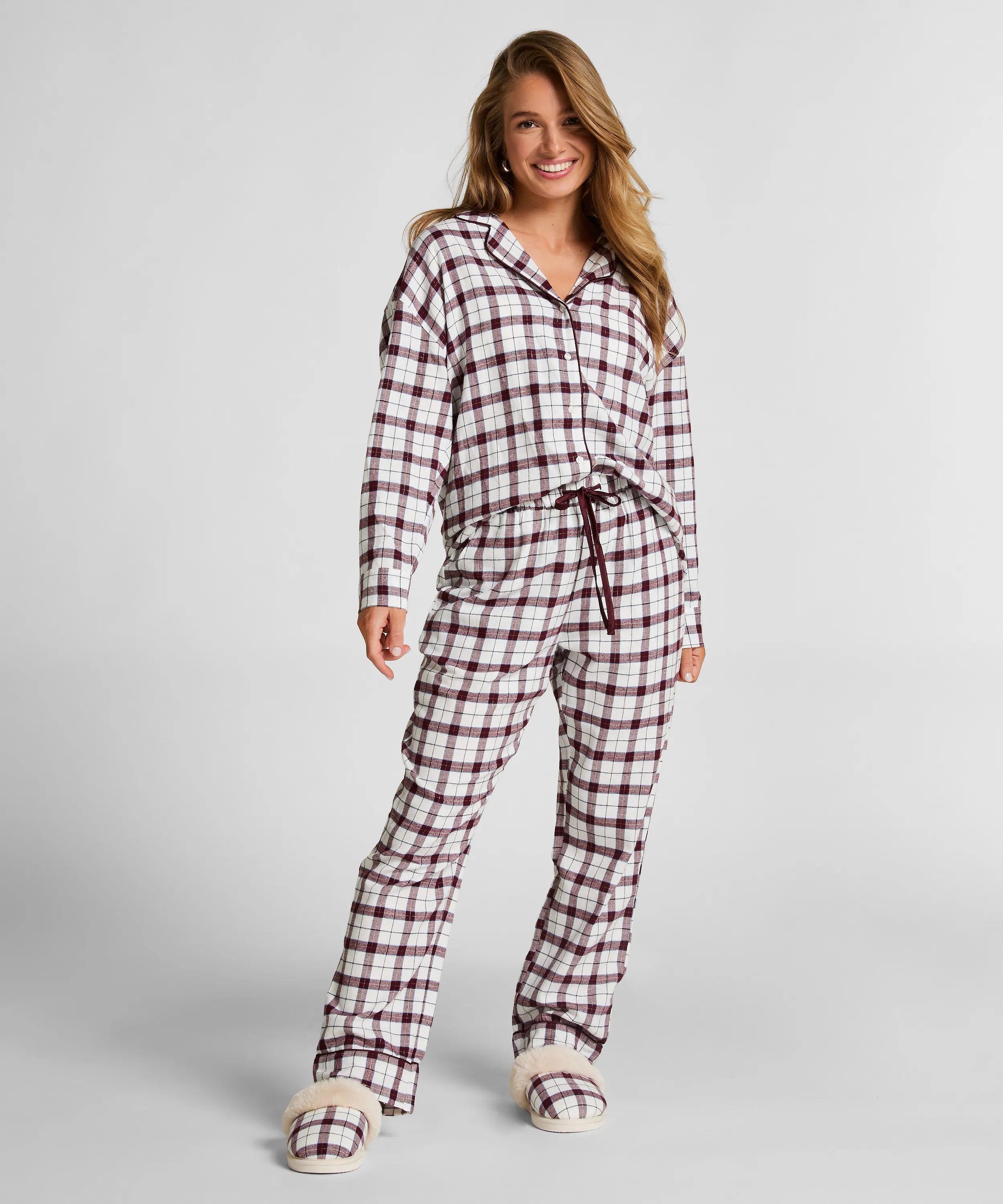 Hunkemoller_White_Flannel Pyjama Pants_303626_Gardenia_01
