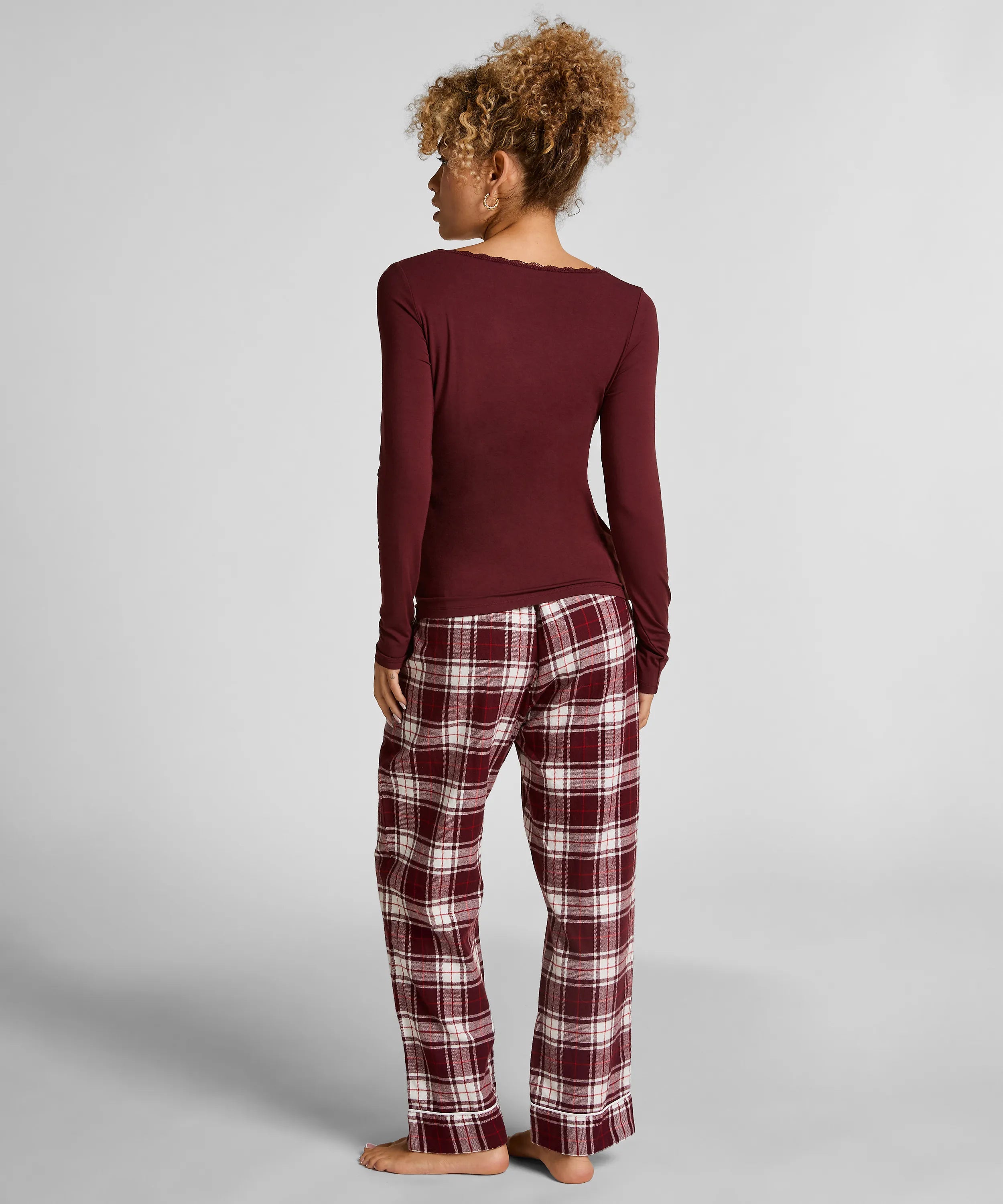 Hunkemoller_Purple_Flannel Pyjama Pants_303637_Windsor Wine_03