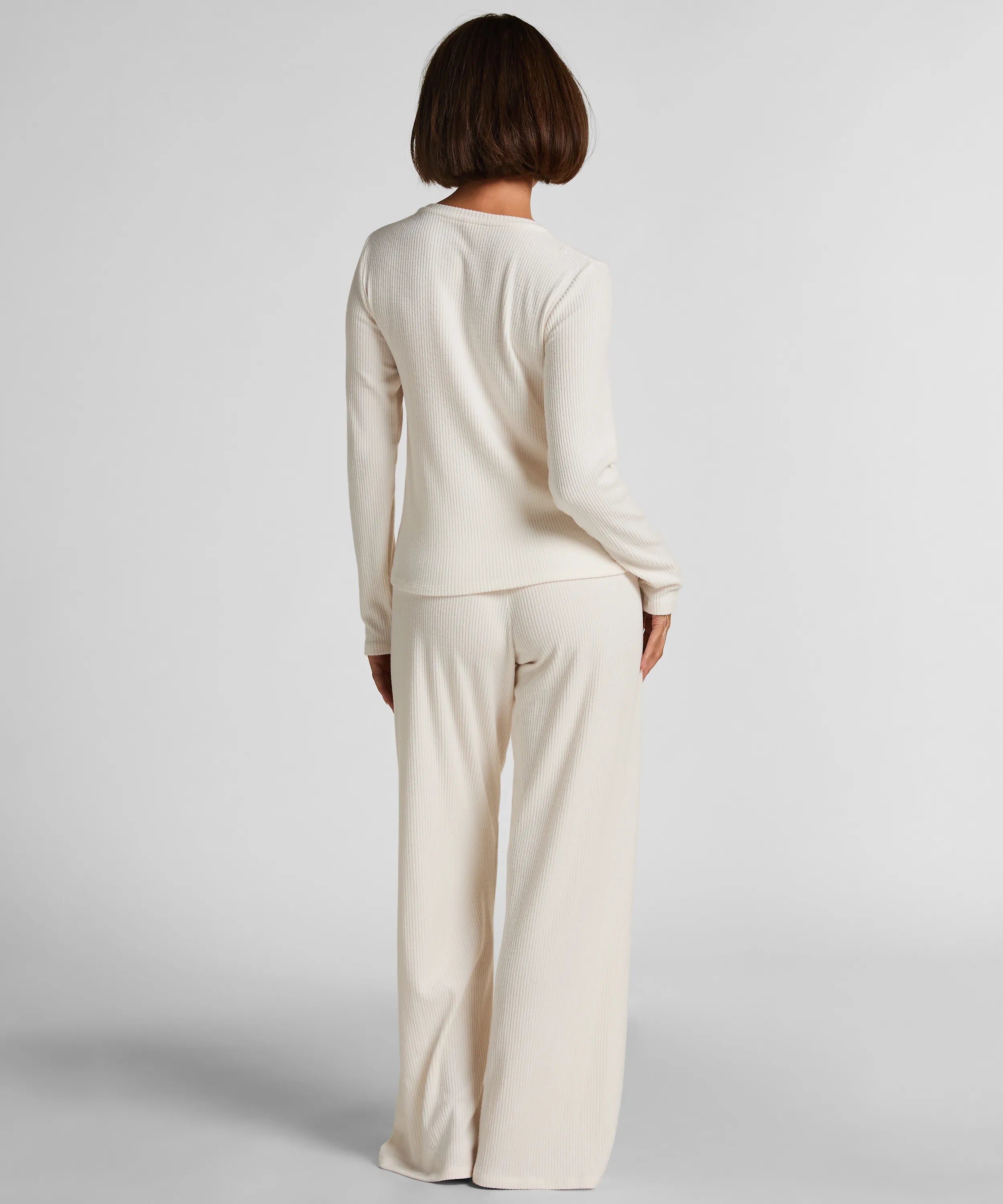 Hunkemoller_White_Cardigan Ribbed Jersey_303656_Gardenia_04