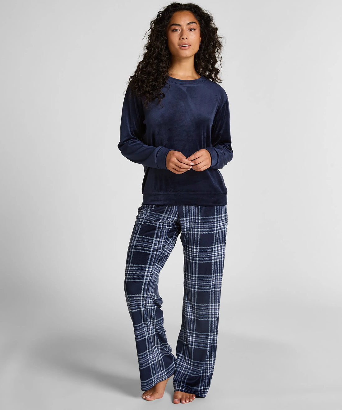 Hunkemoller_Blue_Velvet Pyjama Set_303701_Maritime Blue_01