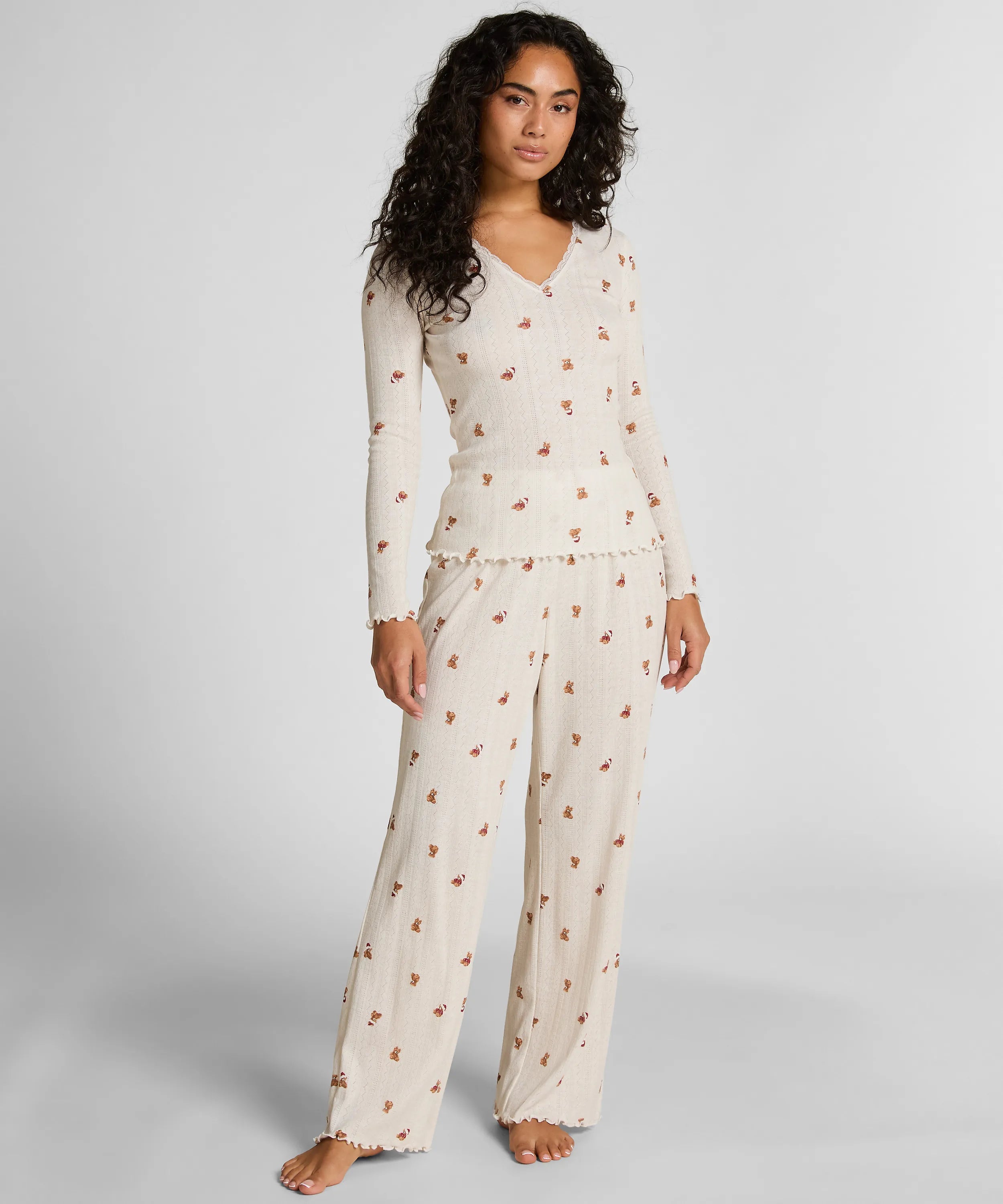 Hunkemoller_White_Pointelle Pyjama Set_303706_Gardenia_01