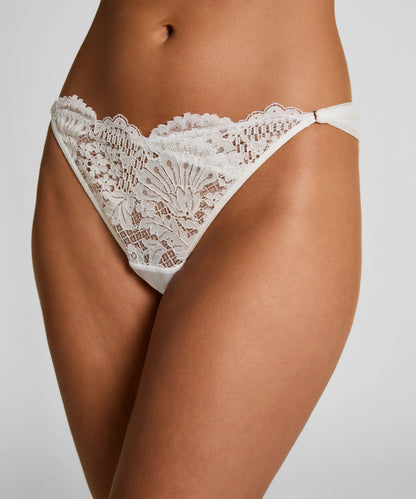Hunkemoller White Women Whitney Thong SKU: 304213_White Image 02