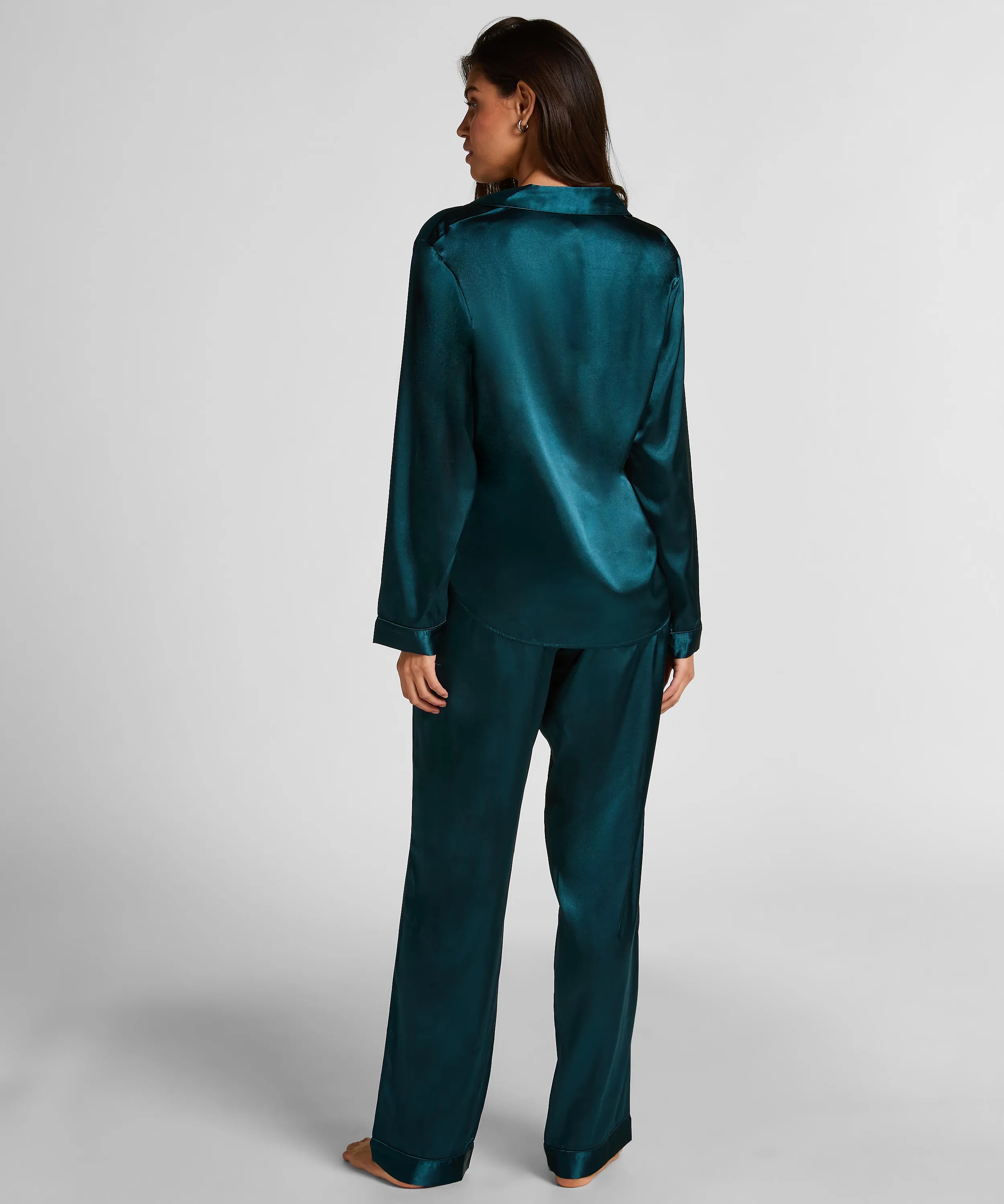 Hunkemoller Reflecting Pond Women Shiny Satin Pyjama Set SKU: 304612_Reflecting Pond Image 03