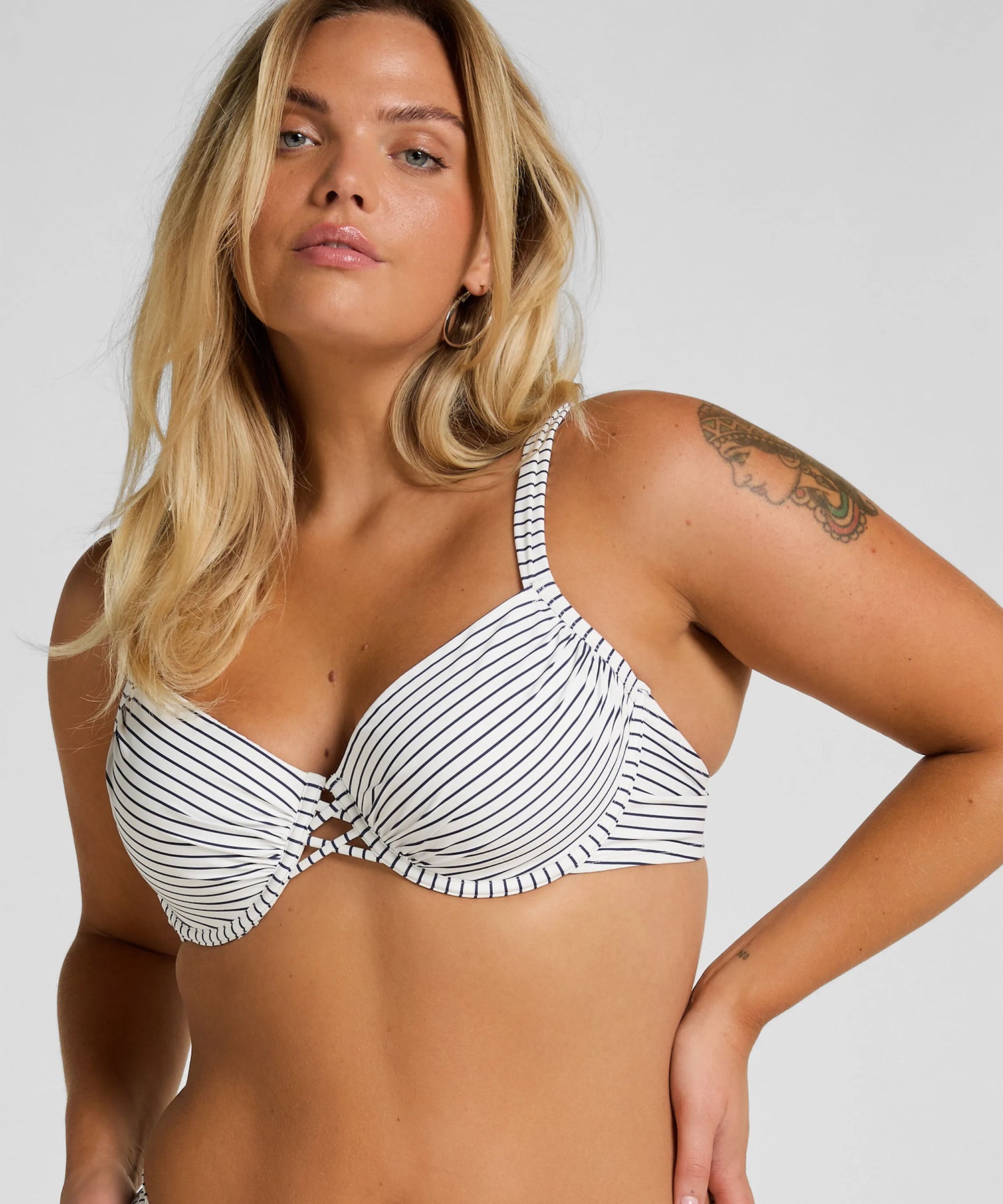 Hunkemoller White Women Stripes Padded Underwired Bikini Top SKU: 305055_White Image 01
