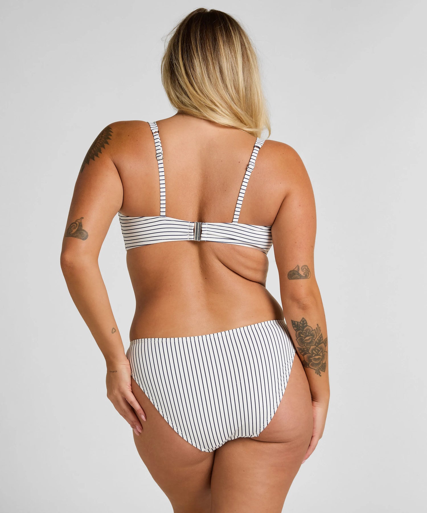 Hunkemoller White Women Stripes Bikini Top SKU: 305056_White Image 05