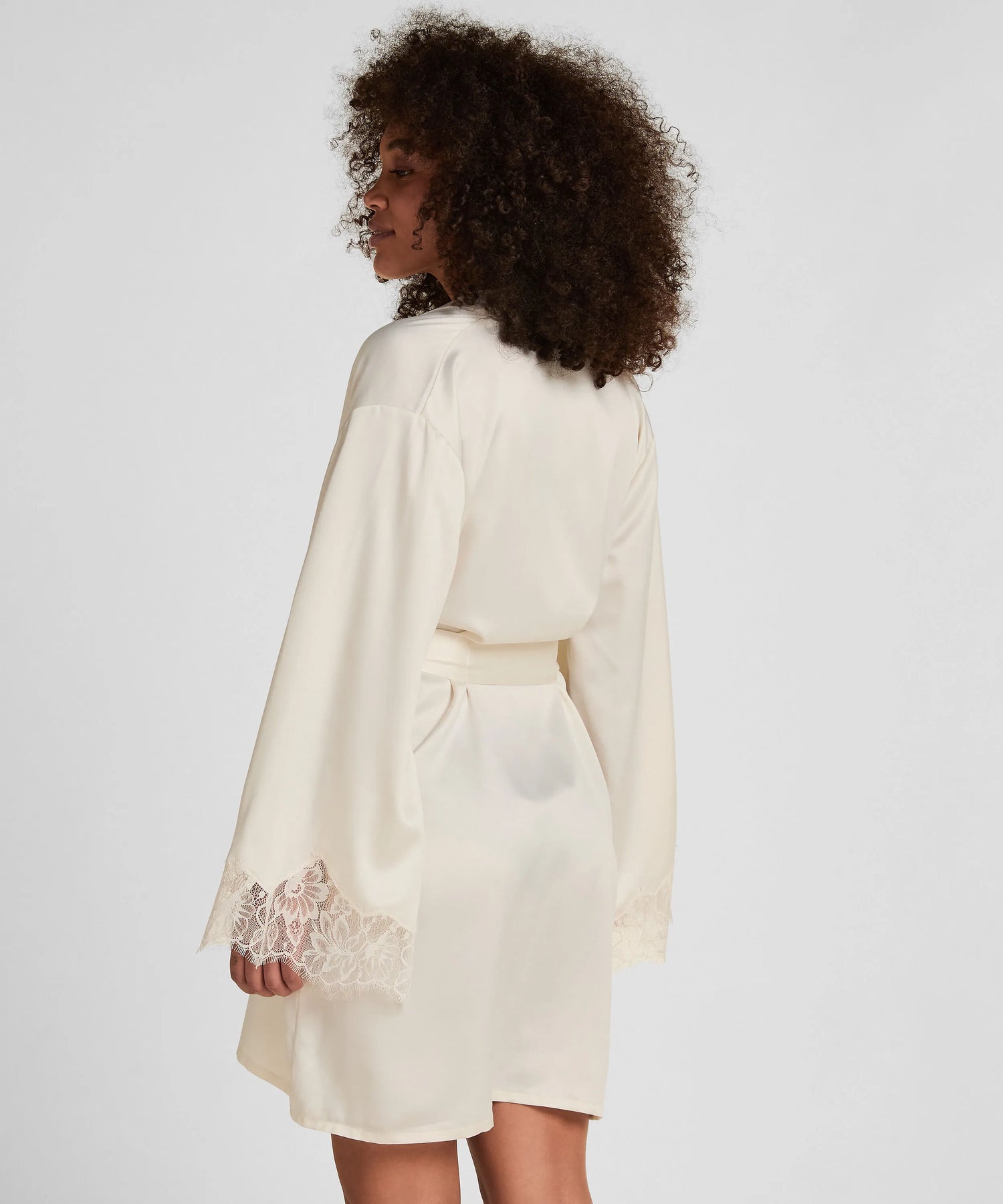 Hunkemoller White Women Valerie Kimono Satin SKU: 305254_White Image 03