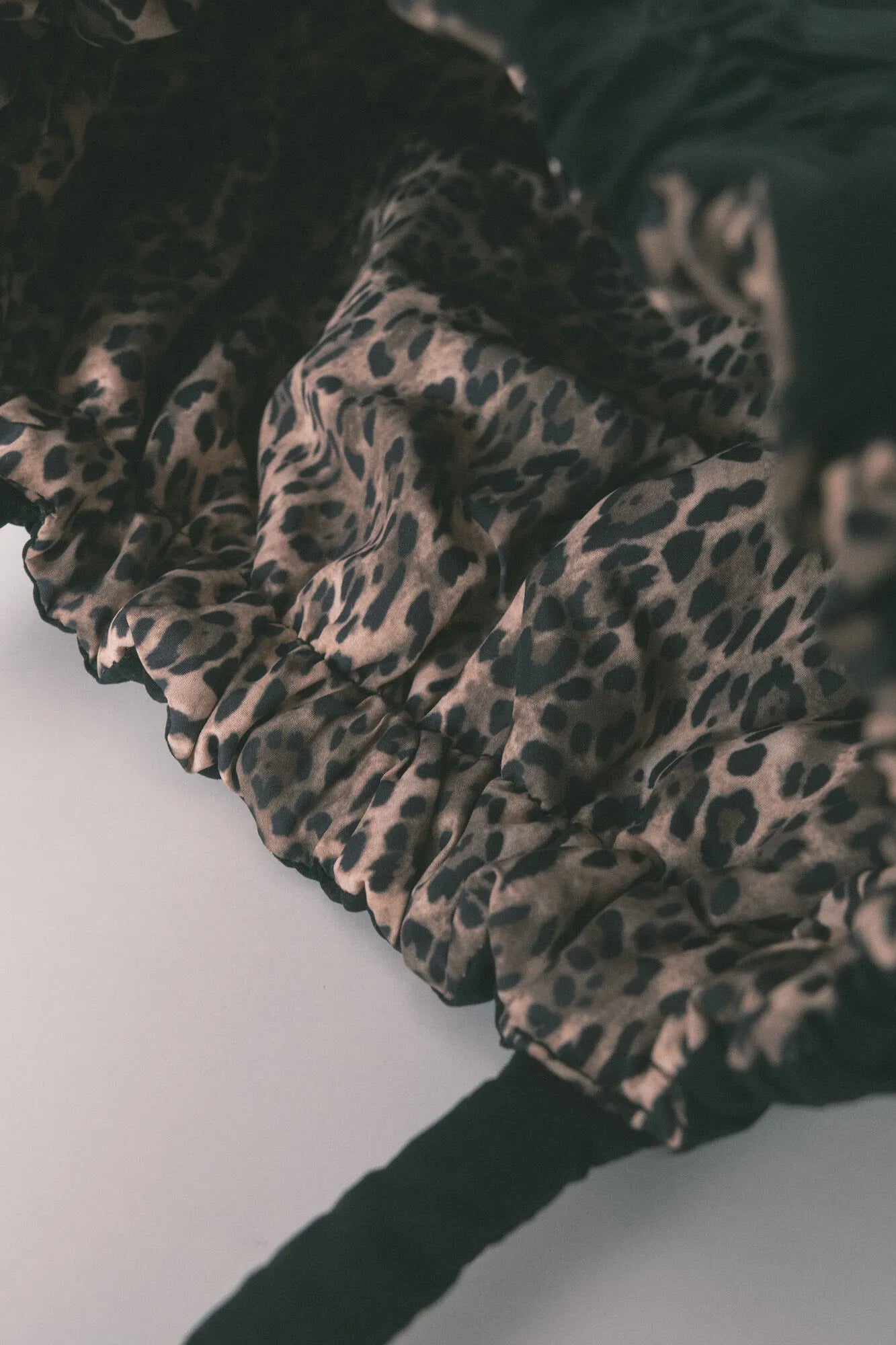 Women Secret_Nude_Animal Print Reversible Nylon Handbag_3062337_39_03