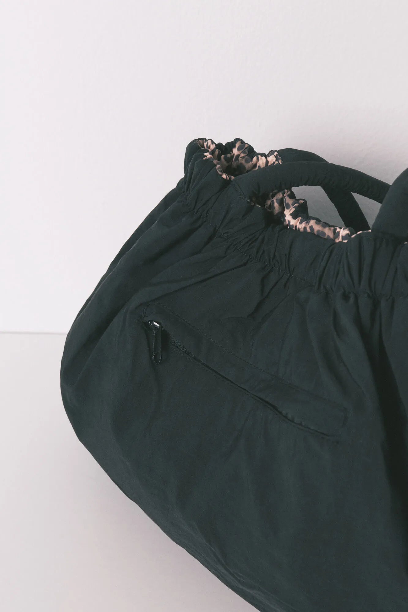 Women Secret_Nude_Animal Print Reversible Nylon Handbag_3062337_39_06