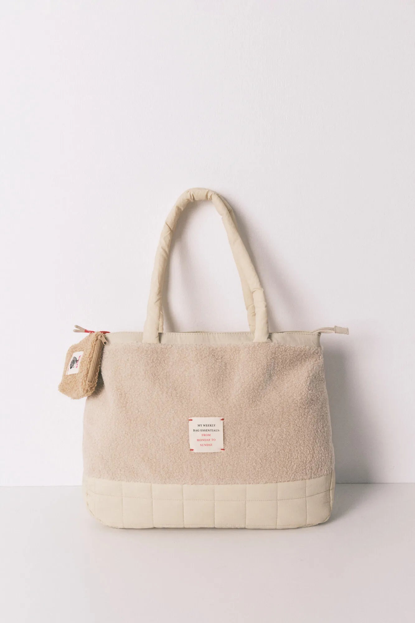 Women Secret_Light Grey_Large Beige Puffer Snoopy Handbag_3062339_47_01