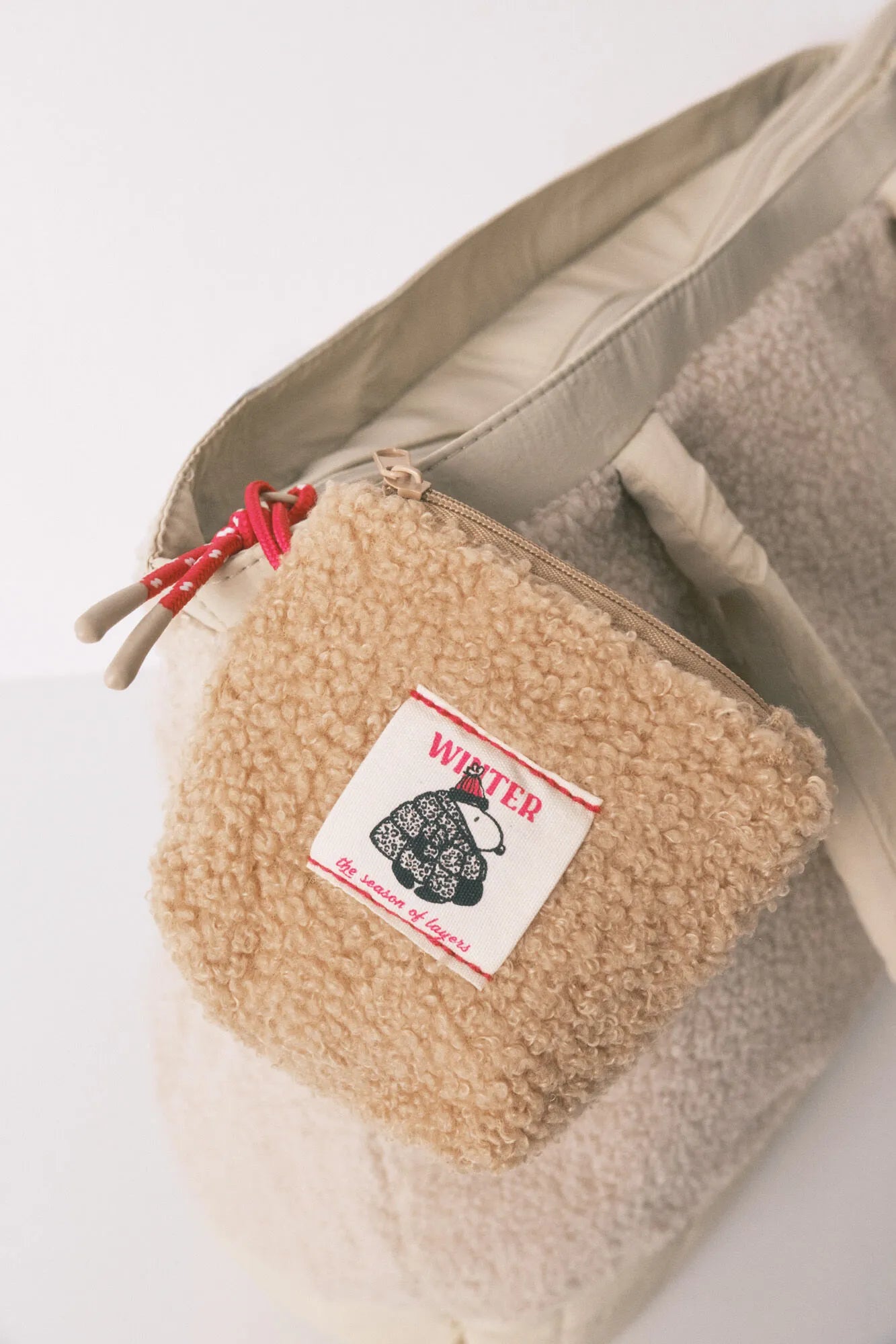 Women Secret_Light Grey_Large Beige Puffer Snoopy Handbag_3062339_47_04